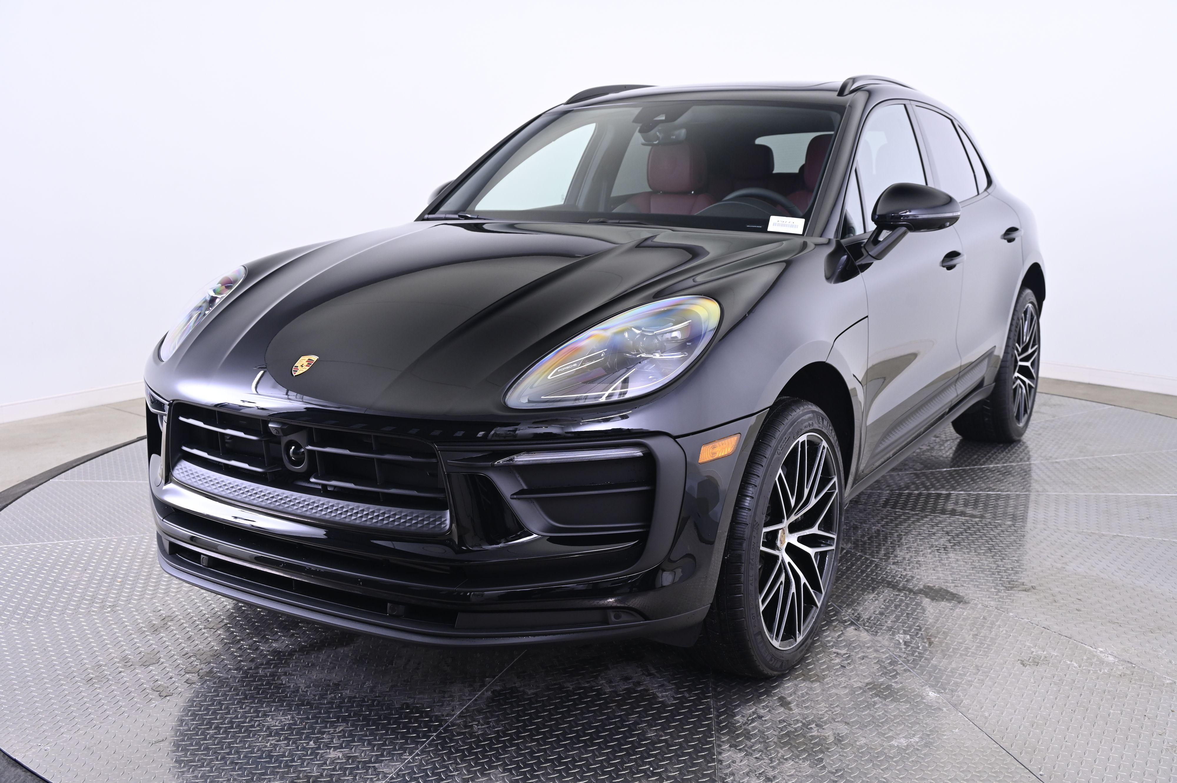 Thumbnail: 2026 Porsche Macan - 1
