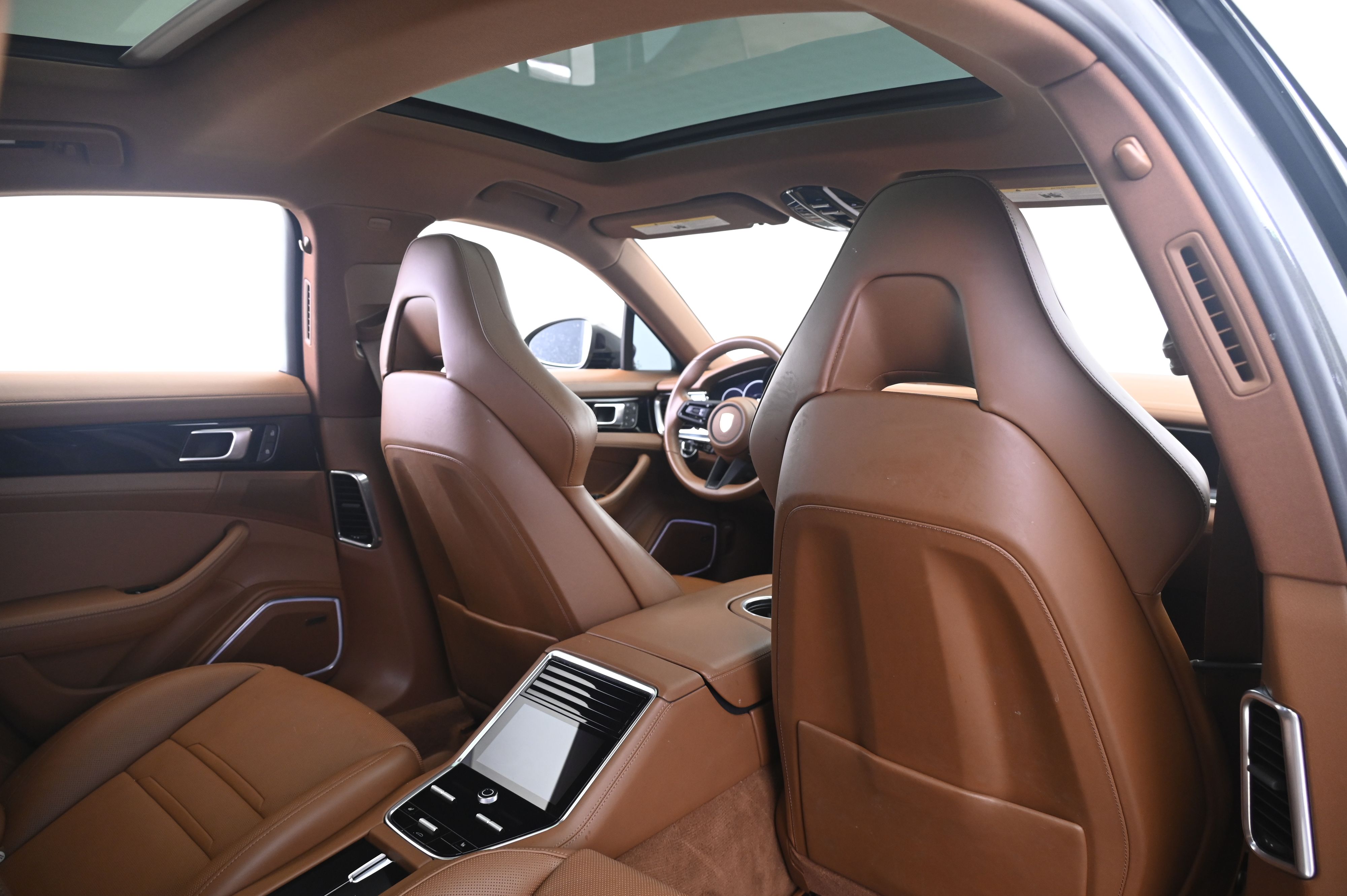 Thumbnail: 2023 Porsche Panamera - 17