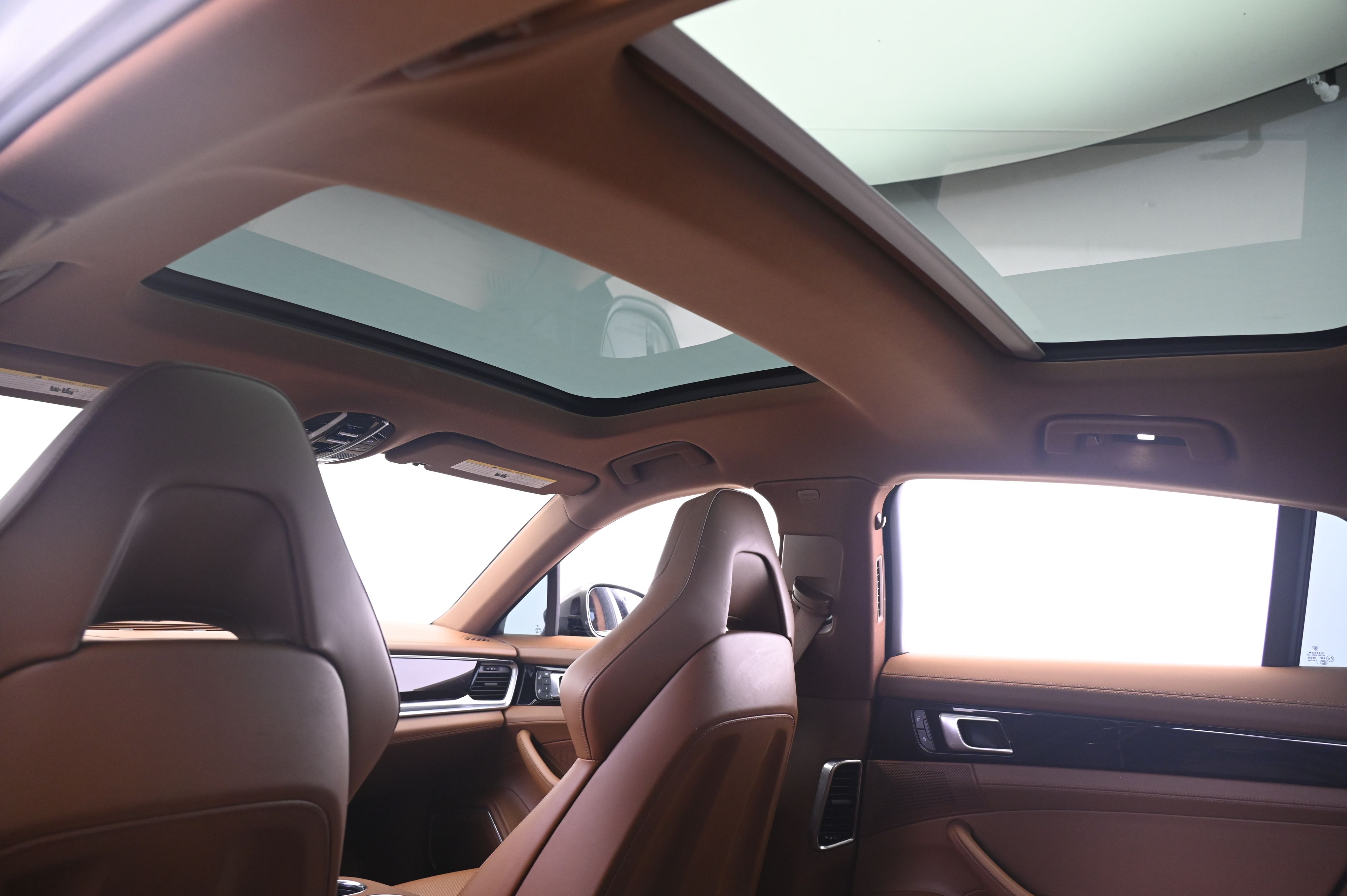 Thumbnail: 2023 Porsche Panamera - 25
