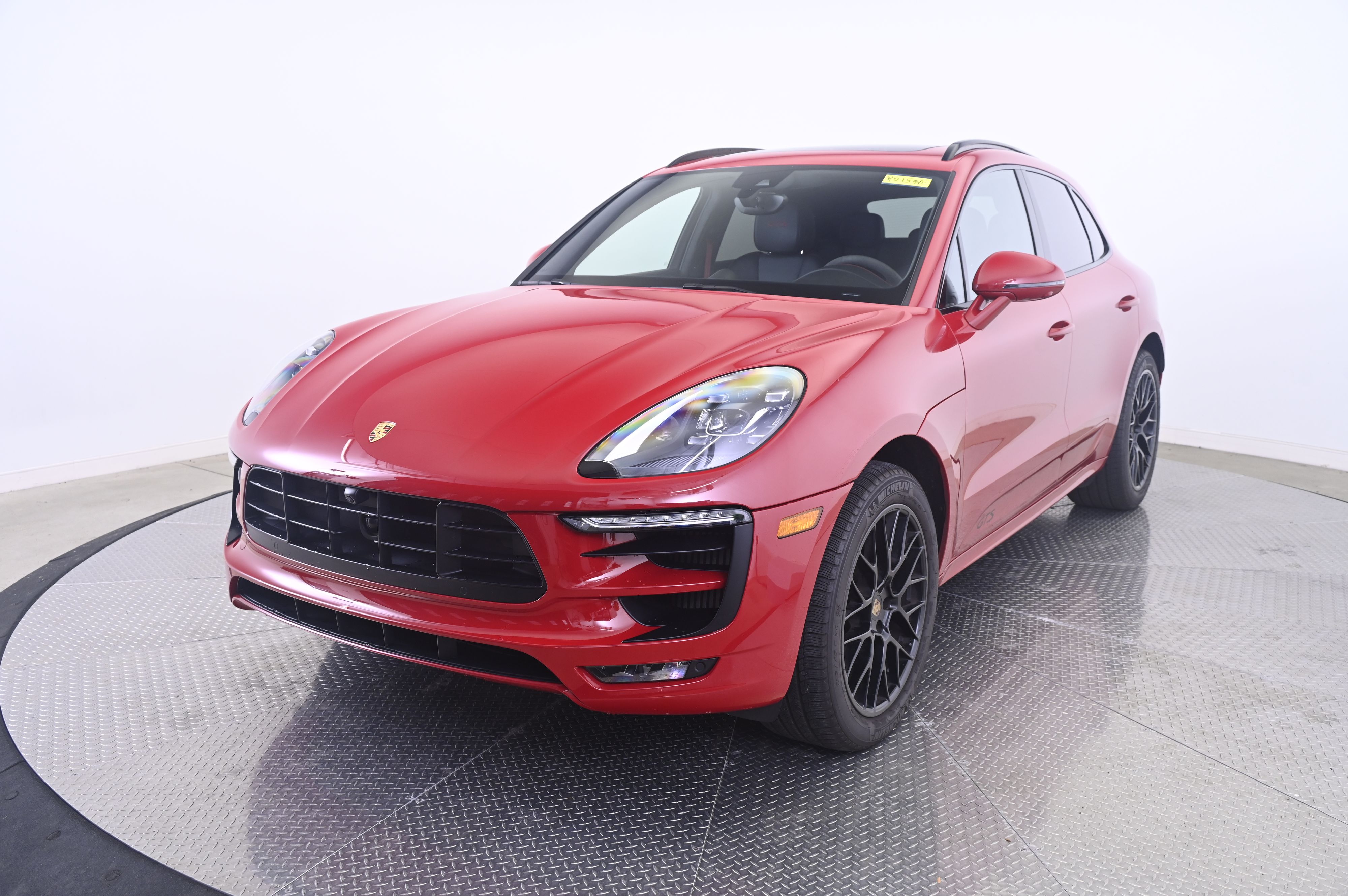 Thumbnail: 2017 Porsche Macan - 1