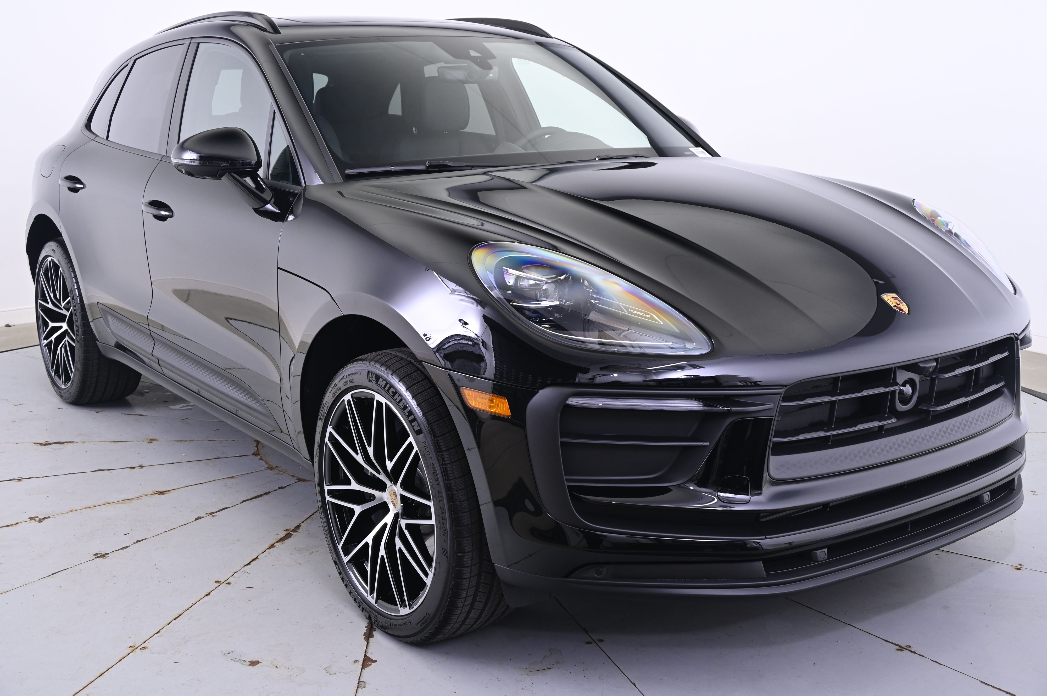Thumbnail: 2026 Porsche Macan - 9