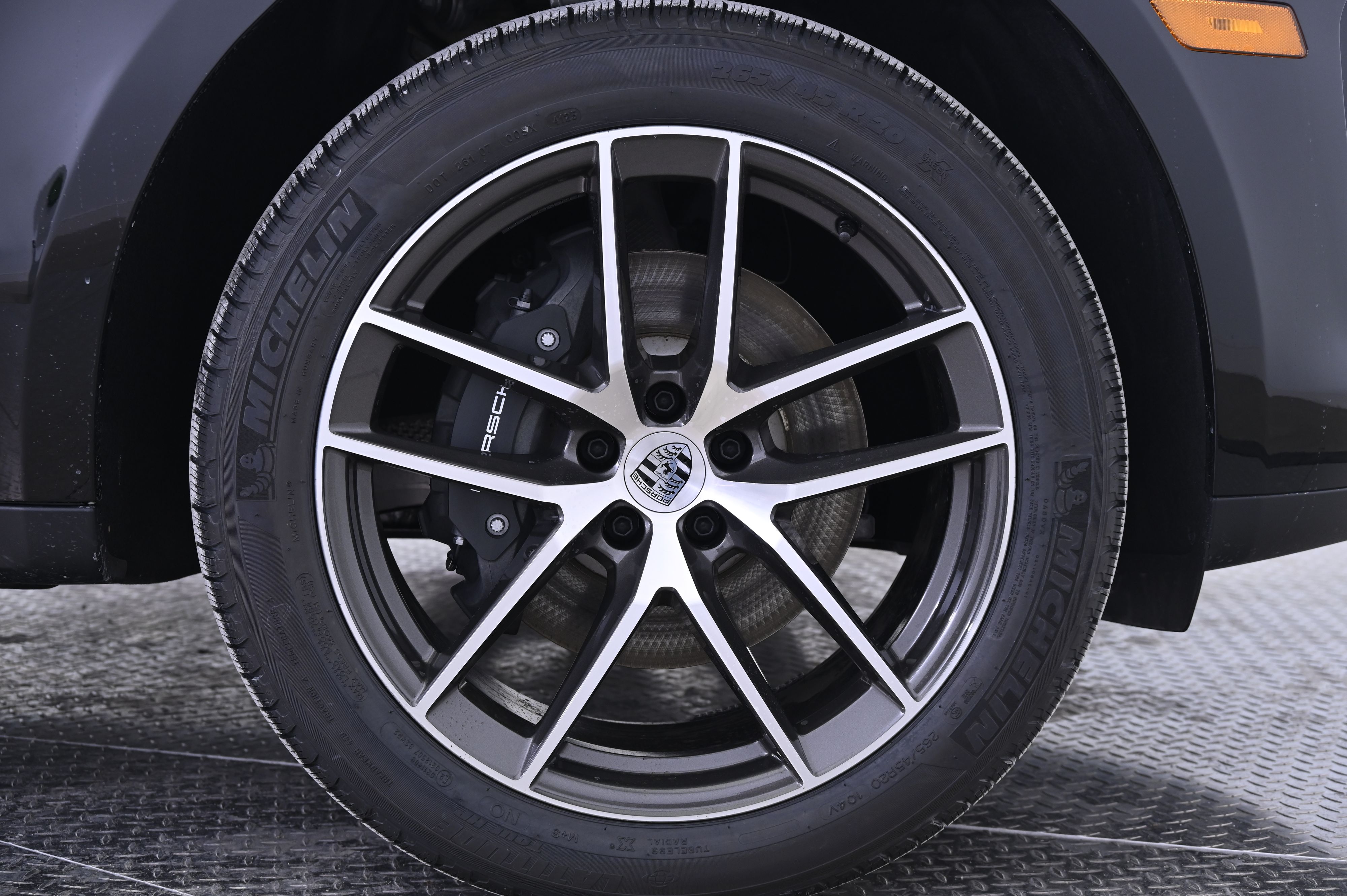 Thumbnail: 2026 Porsche Macan - 14