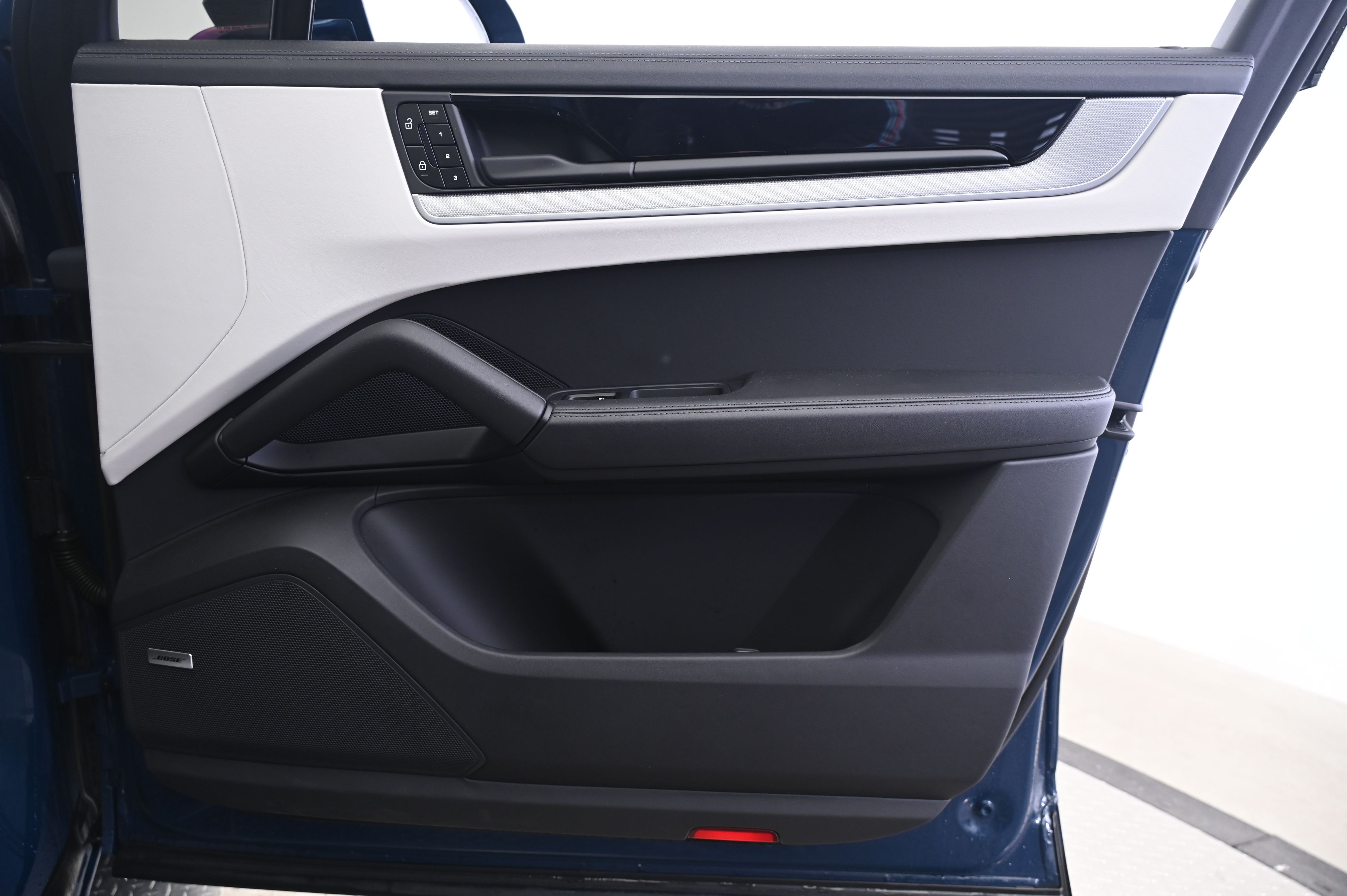 Thumbnail: 2024 Porsche Cayenne - 20