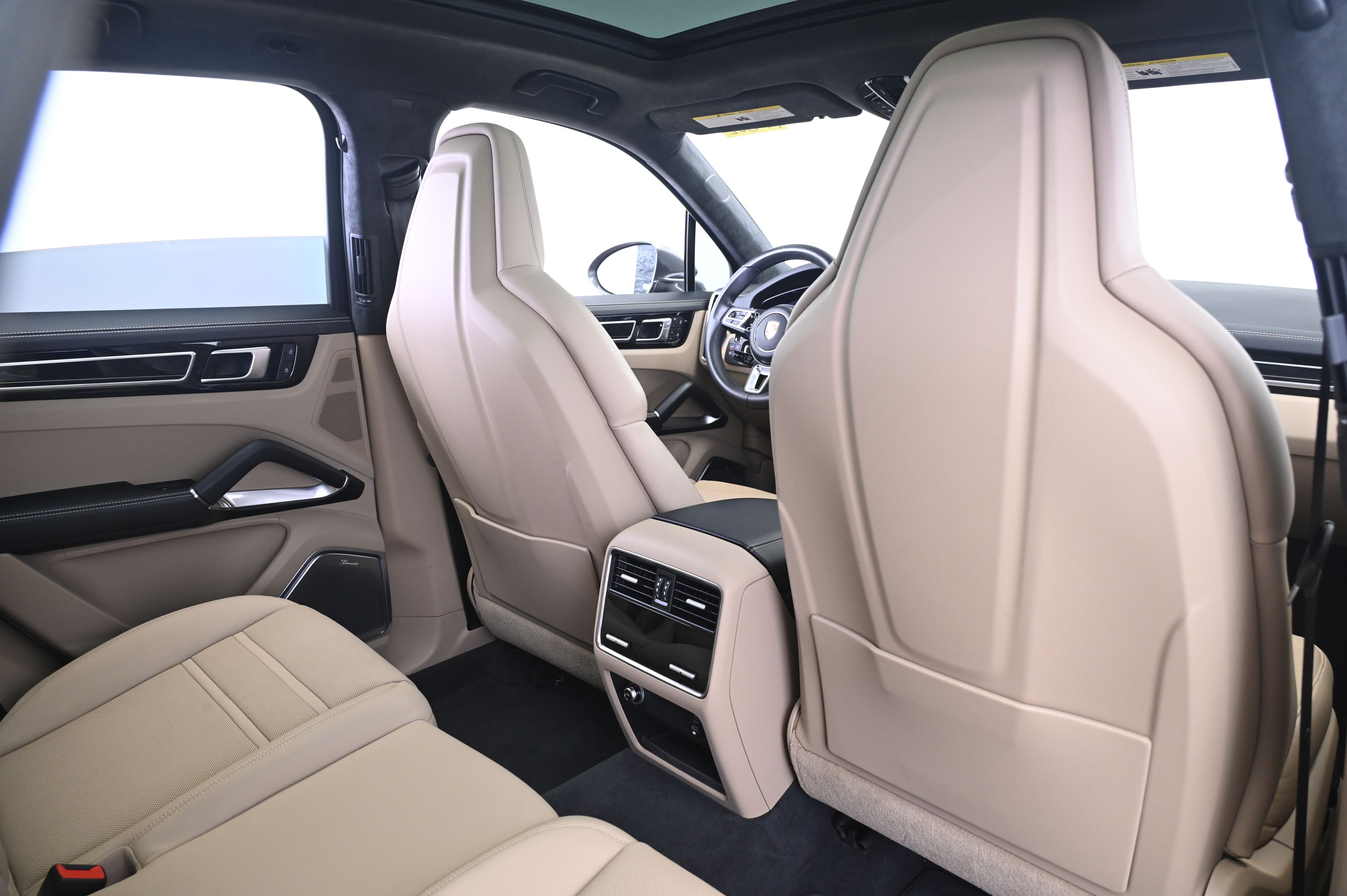 Thumbnail: 2023 Porsche Cayenne - 17