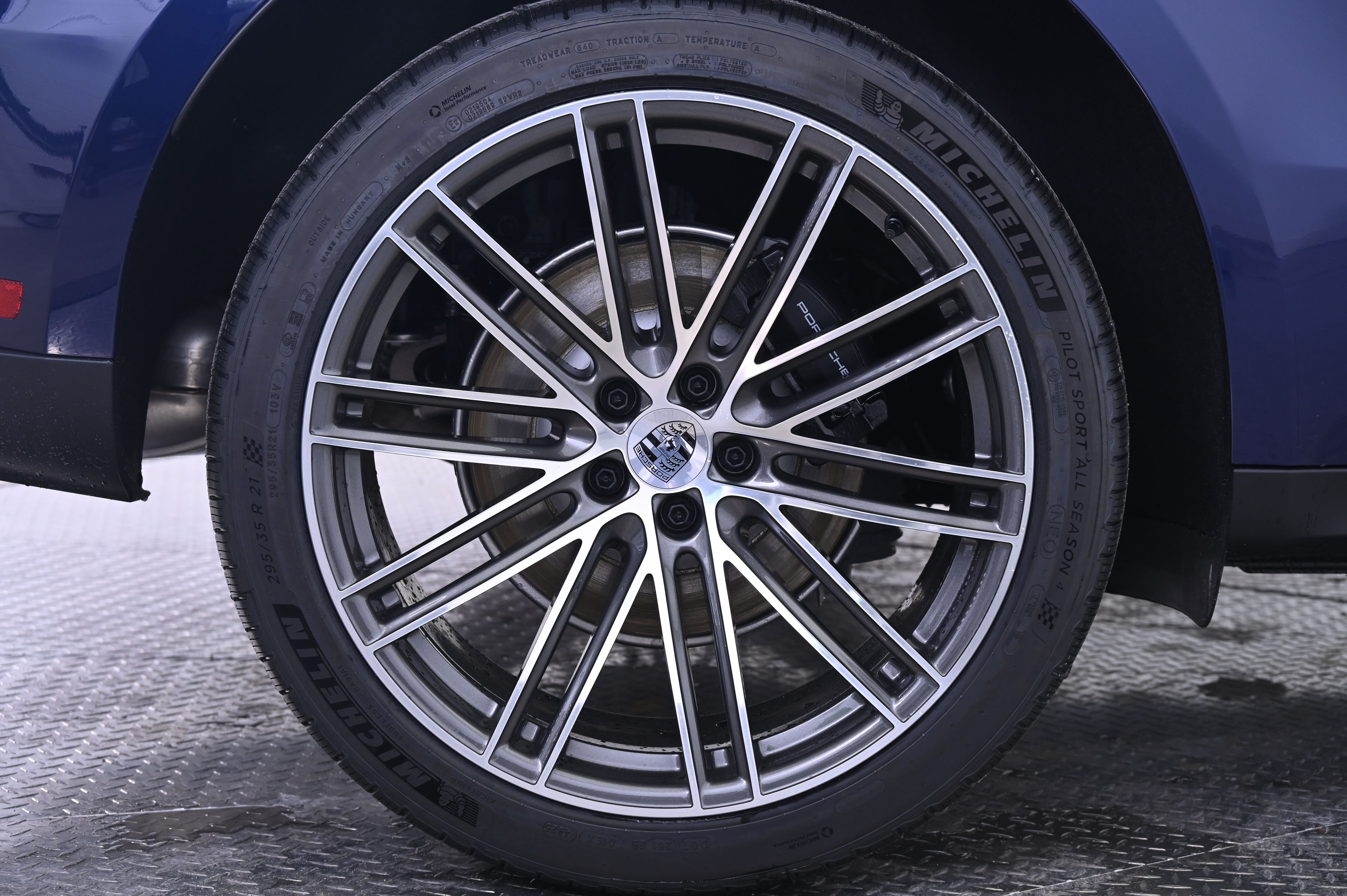 Thumbnail: 2026 Porsche Macan - 13