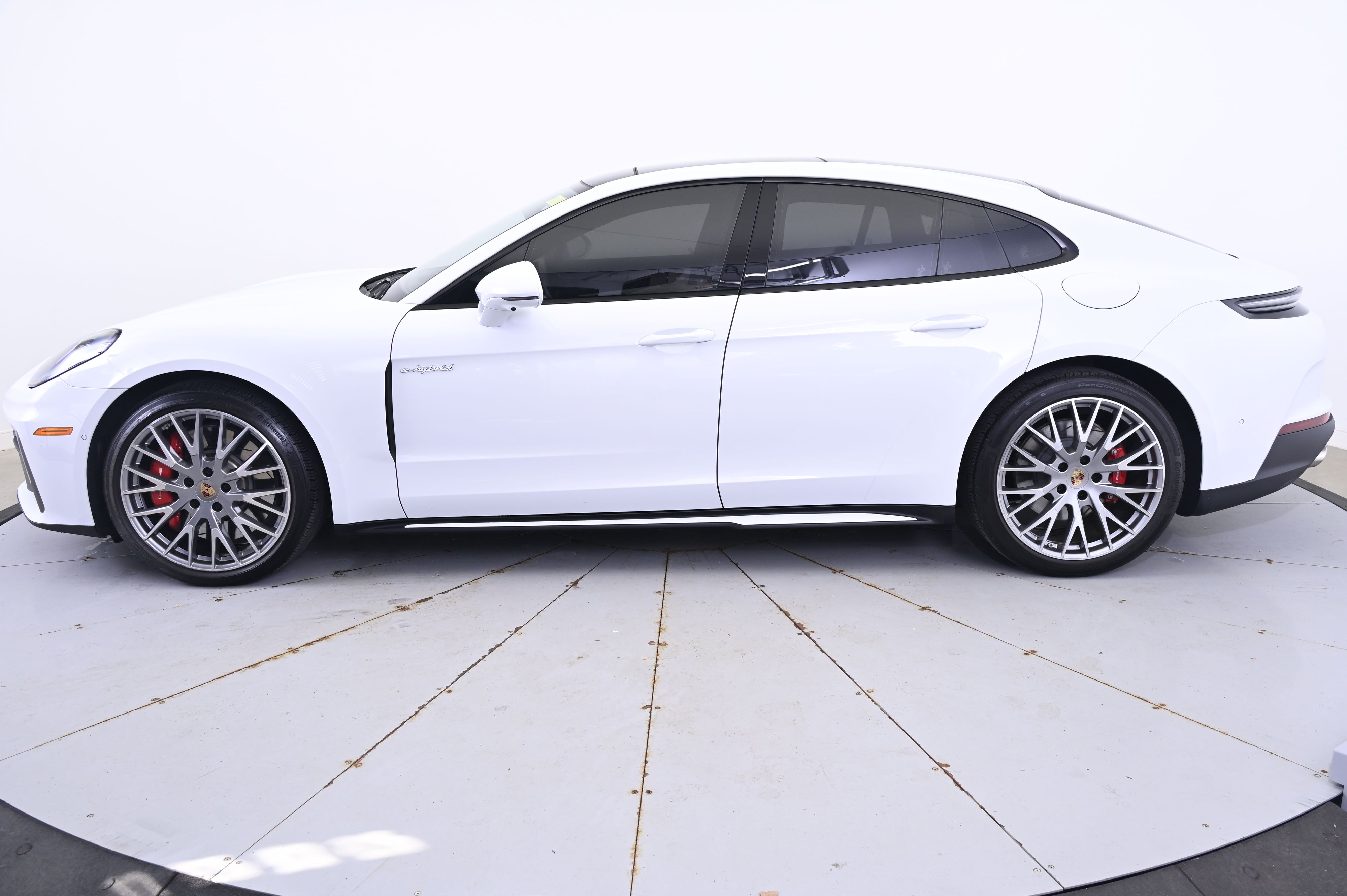 Thumbnail: 2025 Porsche Panamera - 2