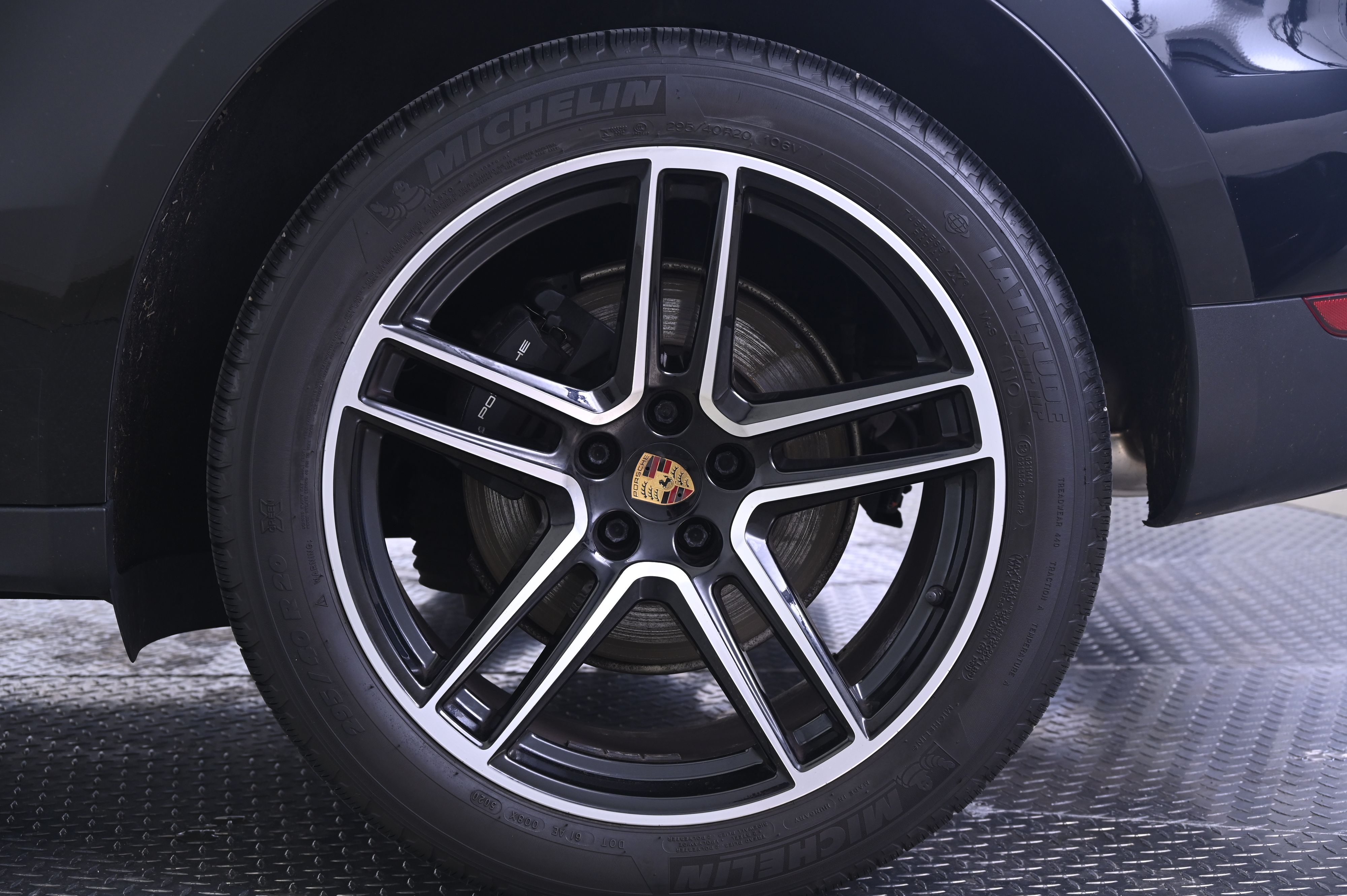 Thumbnail: 2021 Porsche Macan - 12