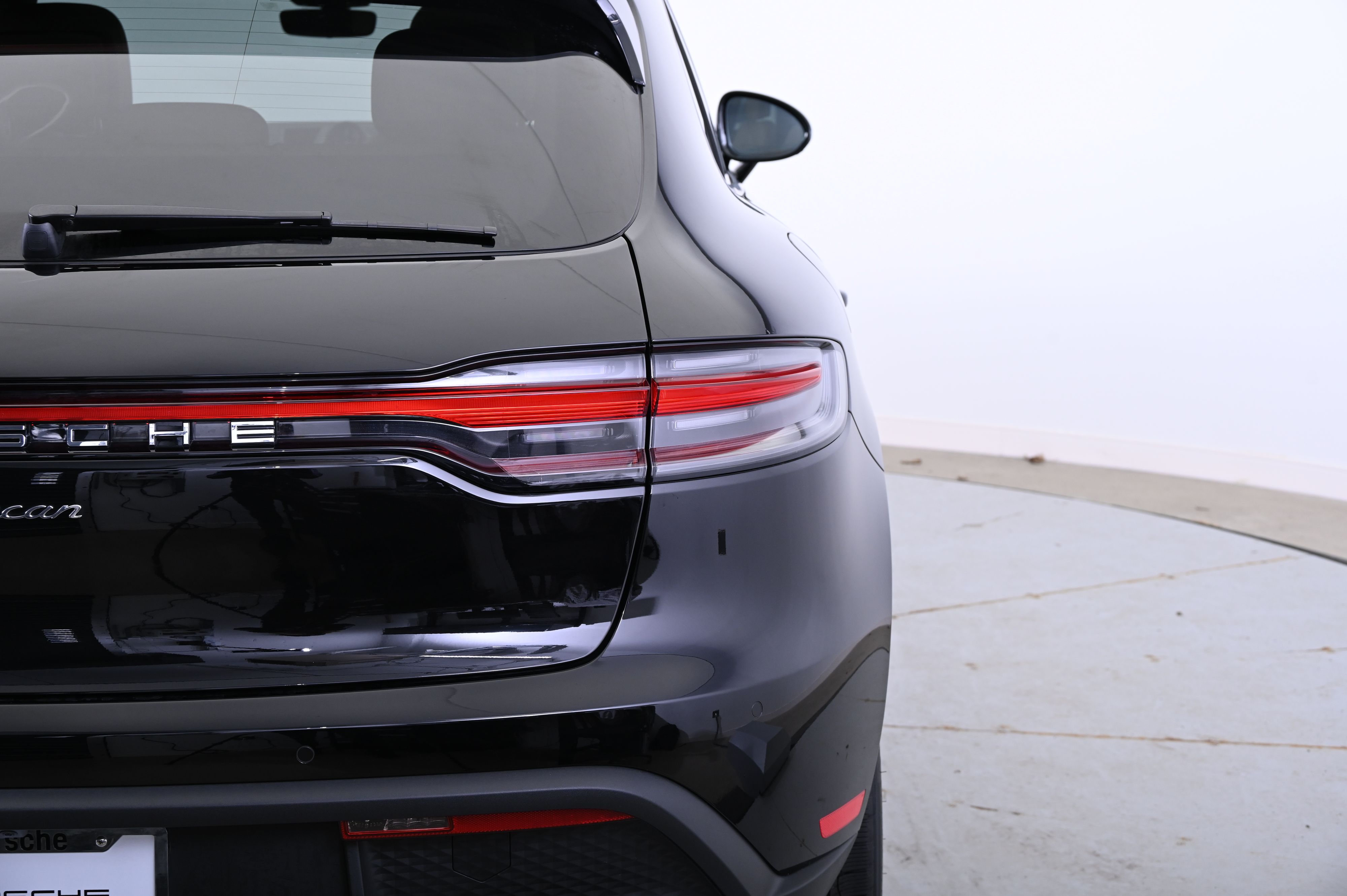 Thumbnail: 2025 Porsche Macan - 14