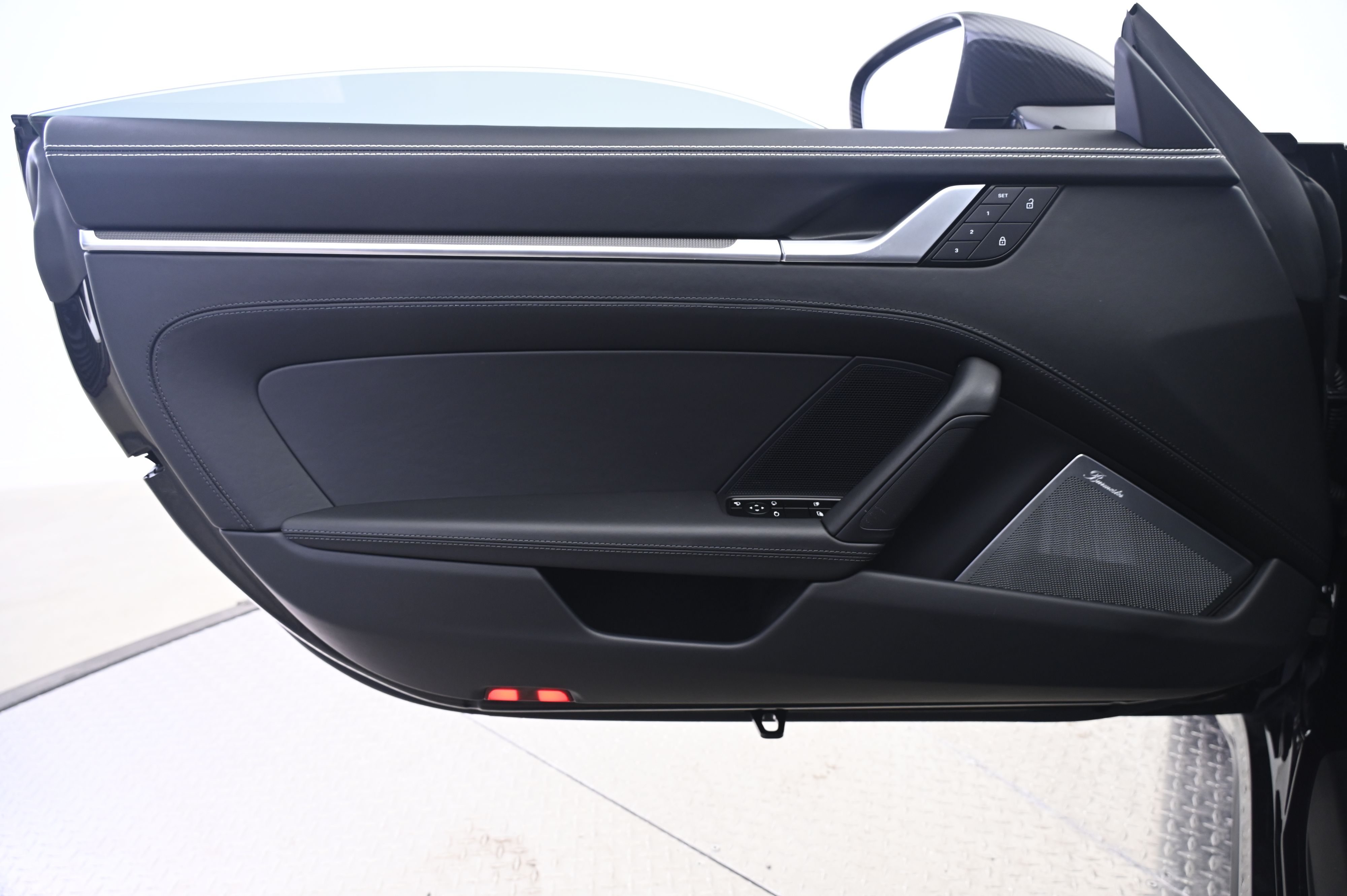 Thumbnail: 2025 Porsche 911 - 22