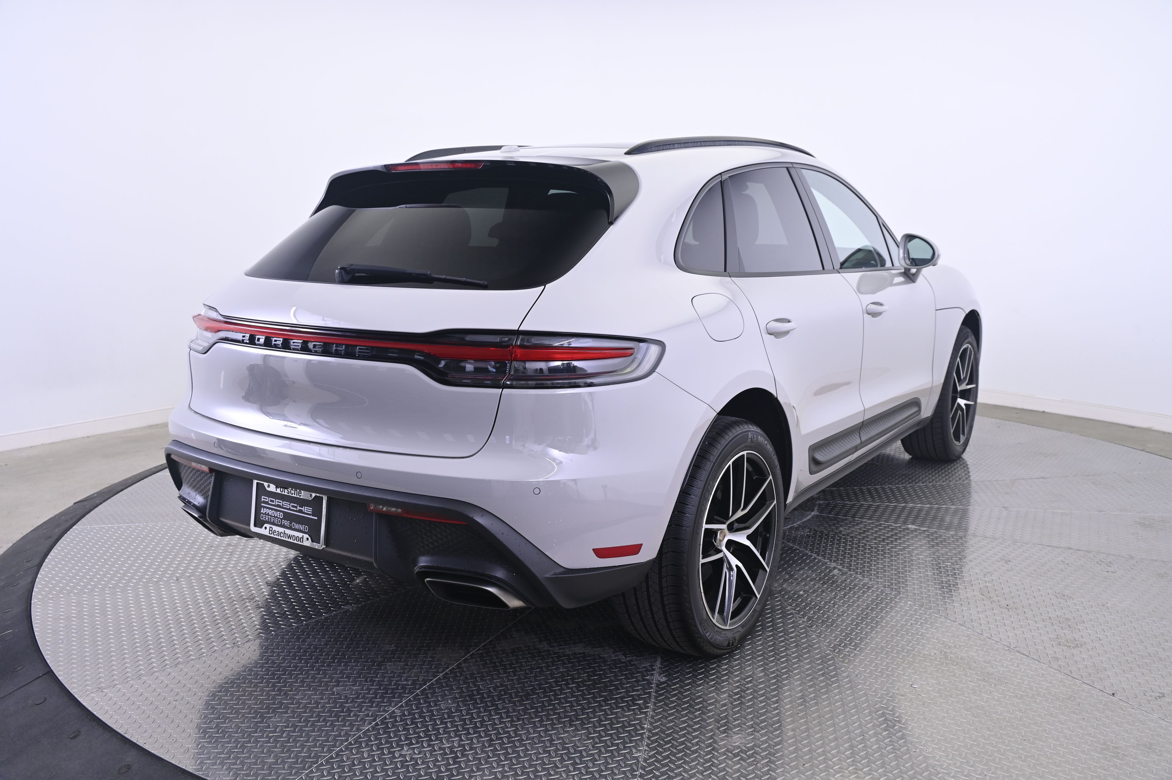 Thumbnail: 2023 Porsche Macan - 7
