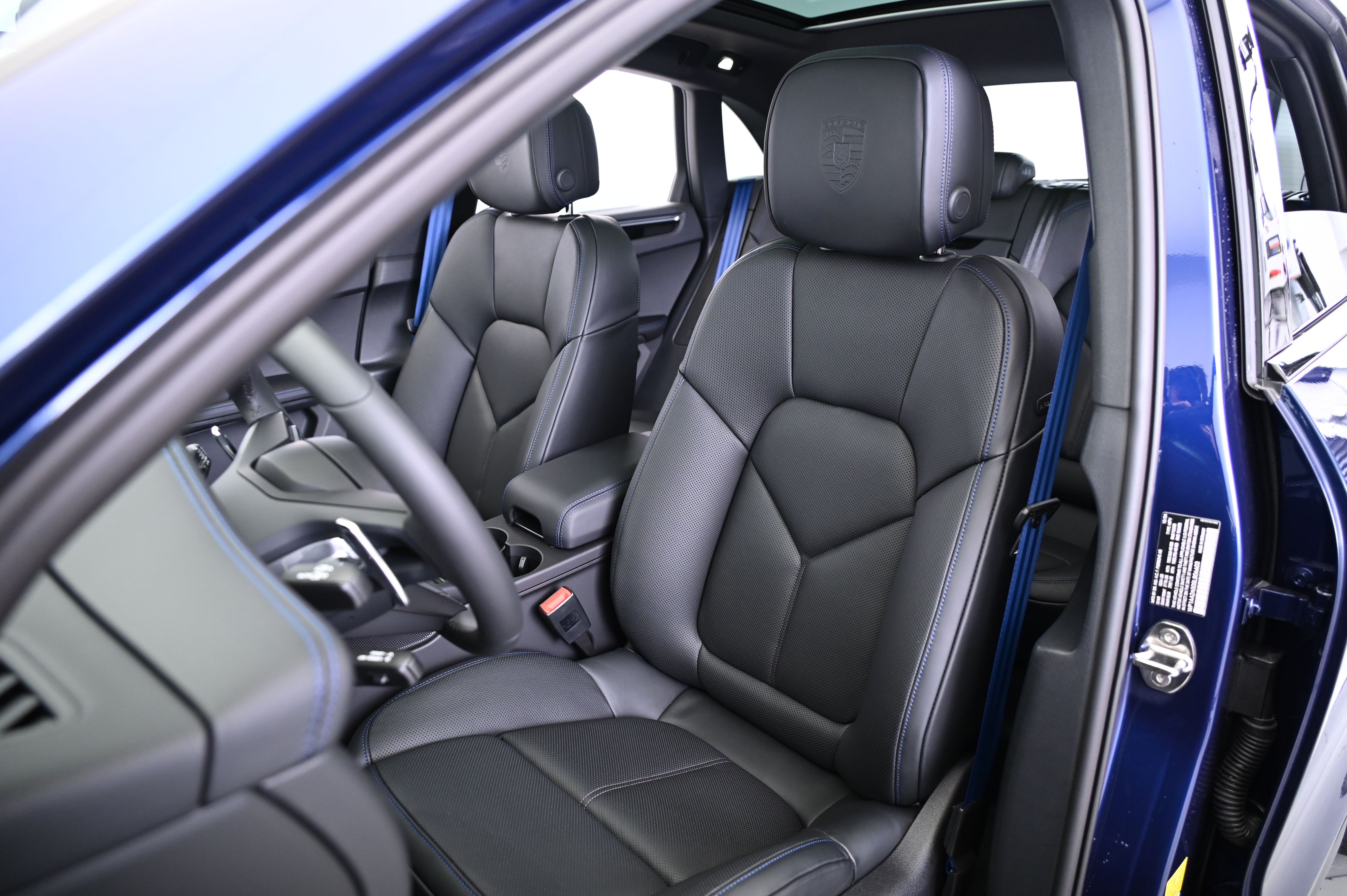 Thumbnail: 2025 Porsche Macan - 5