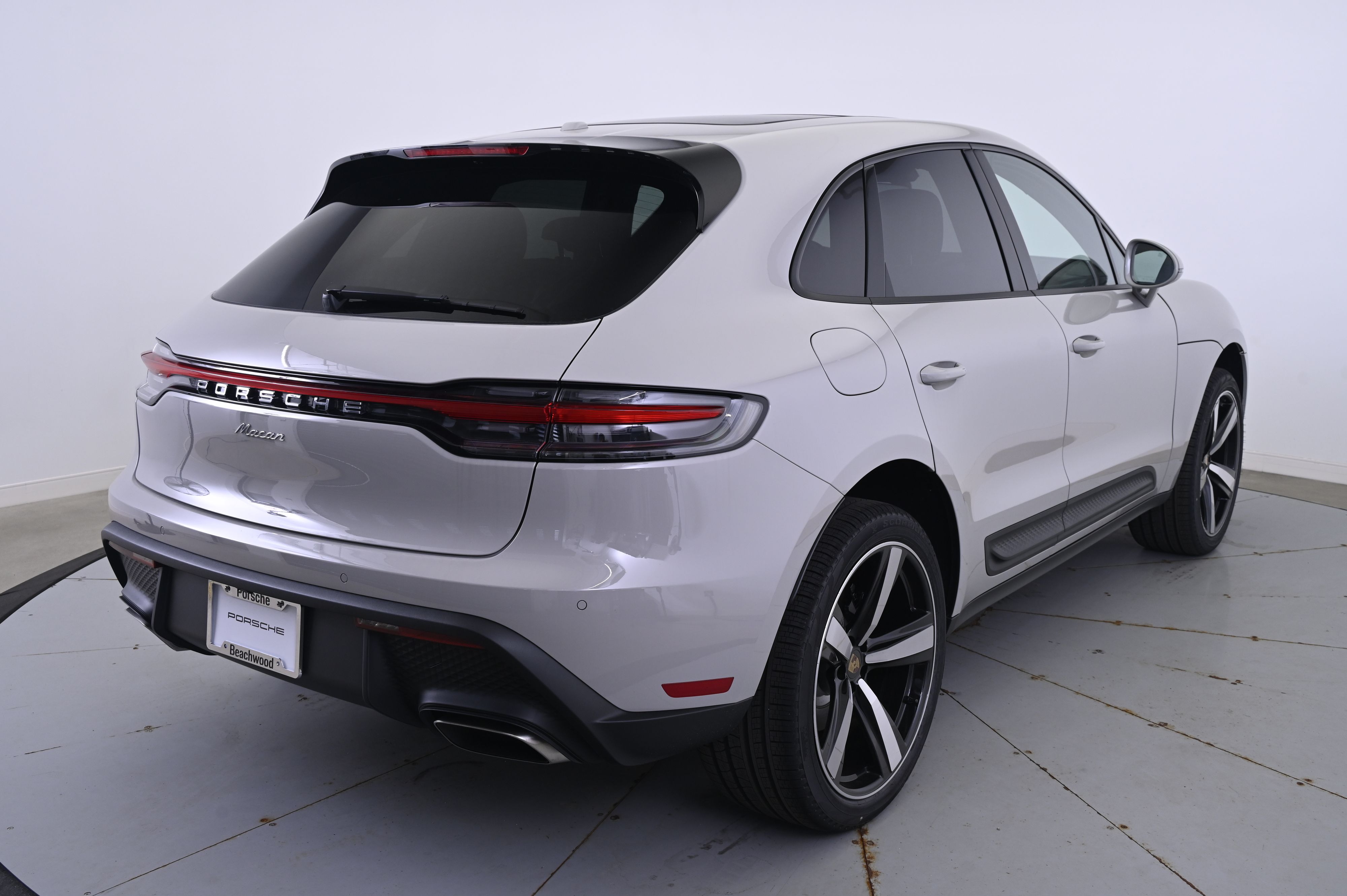 Thumbnail: 2025 Porsche Macan - 7