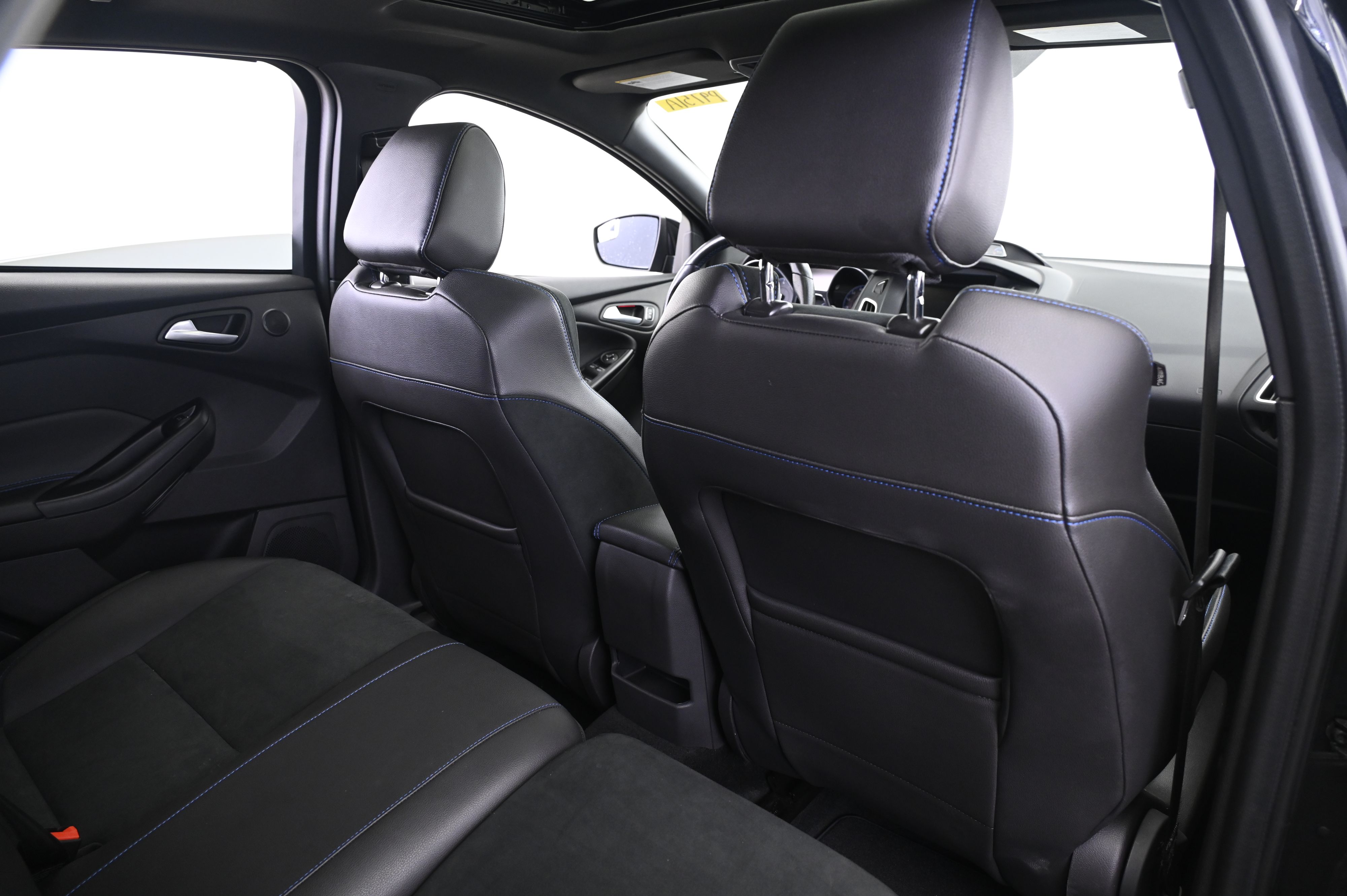 Thumbnail: 2016 Ford Focus - 18