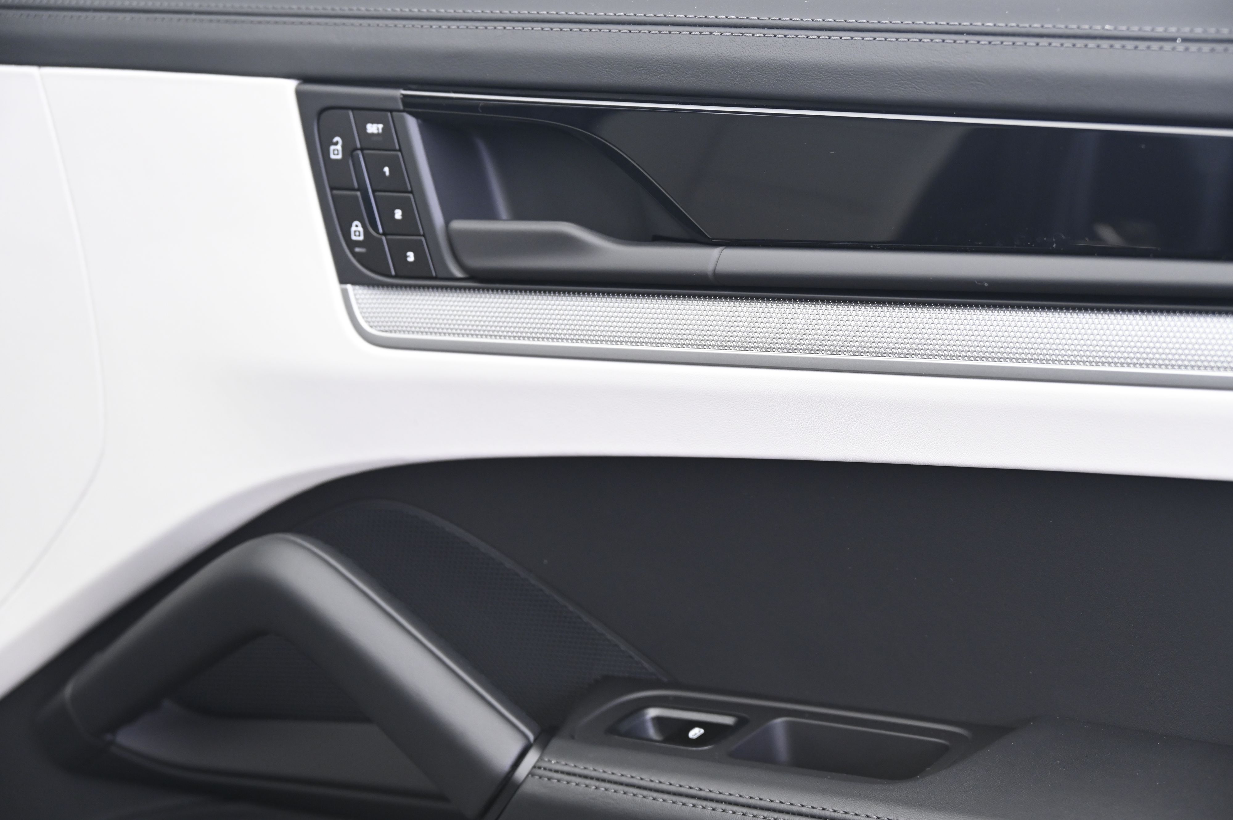 Thumbnail: 2026 Porsche Cayenne - 21