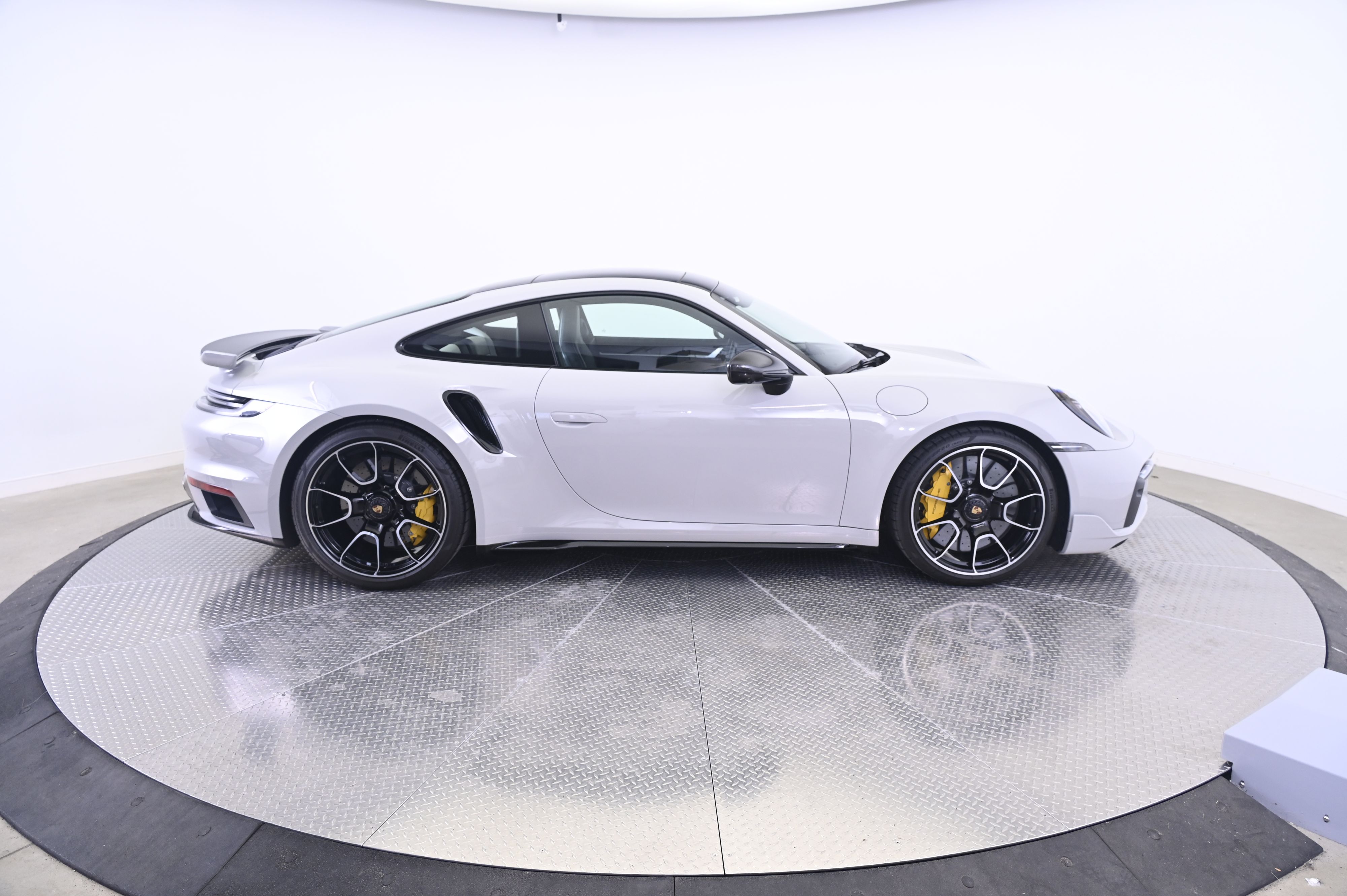 Thumbnail: 2021 Porsche 911 - 8