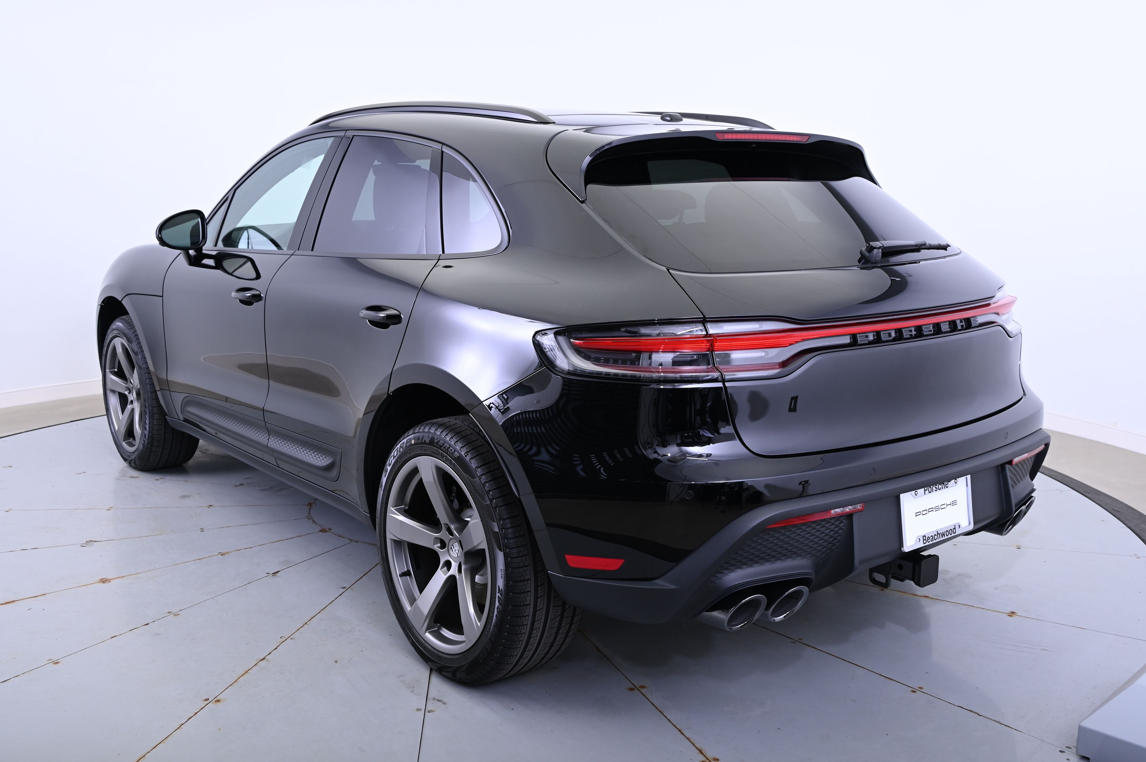 Thumbnail: 2025 Porsche Macan - 3