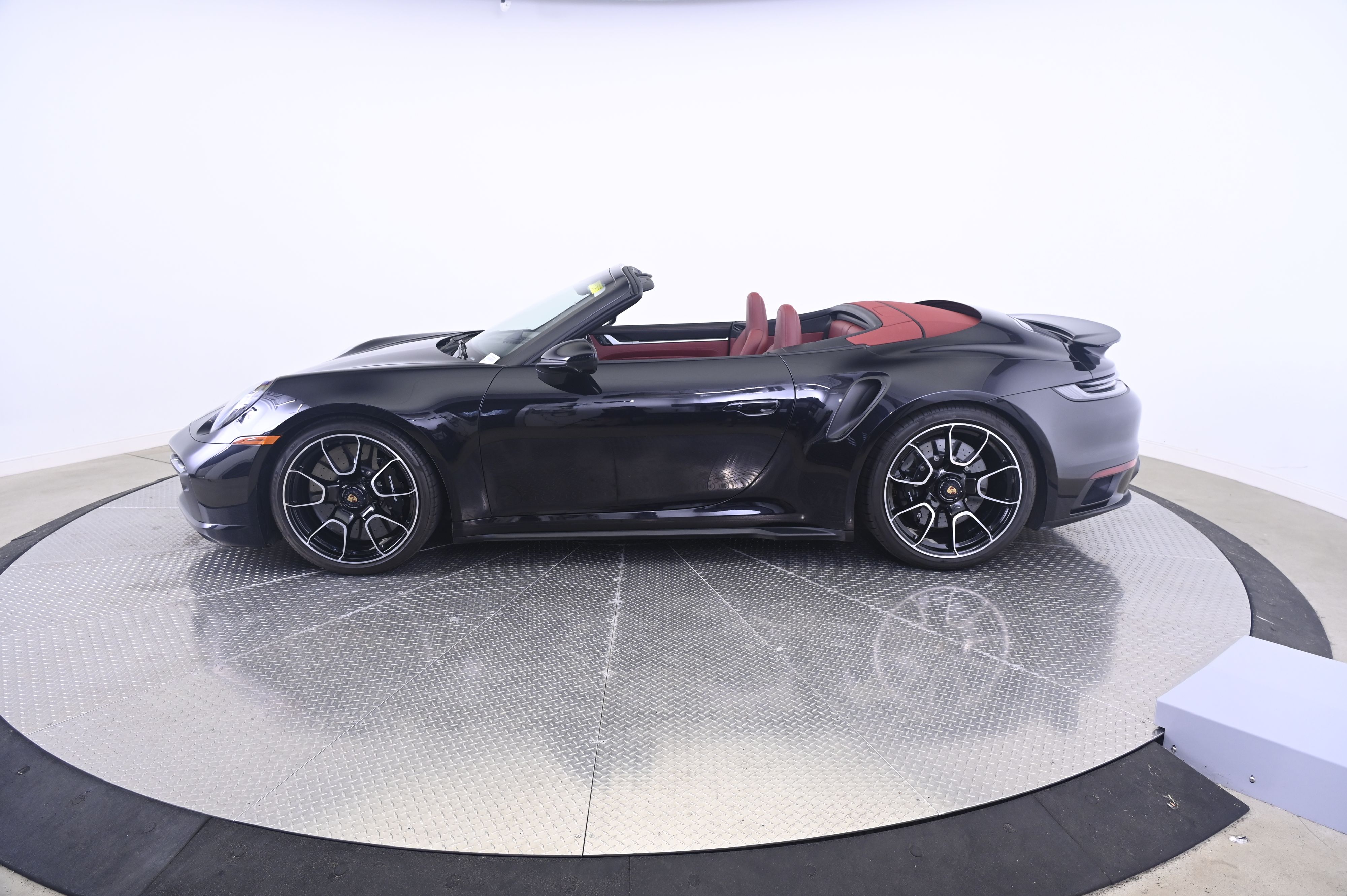 Thumbnail: 2021 Porsche 911 - 2