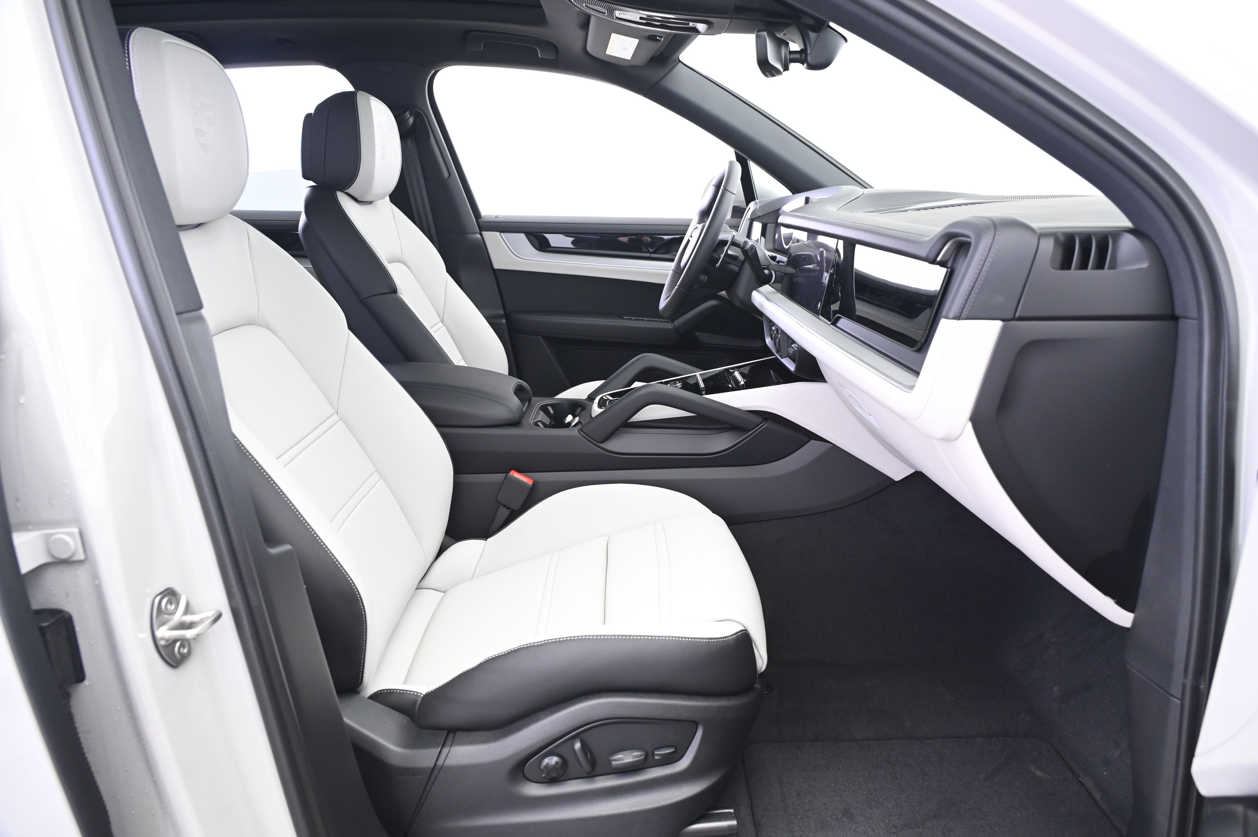 Thumbnail: 2026 Porsche Cayenne - 23