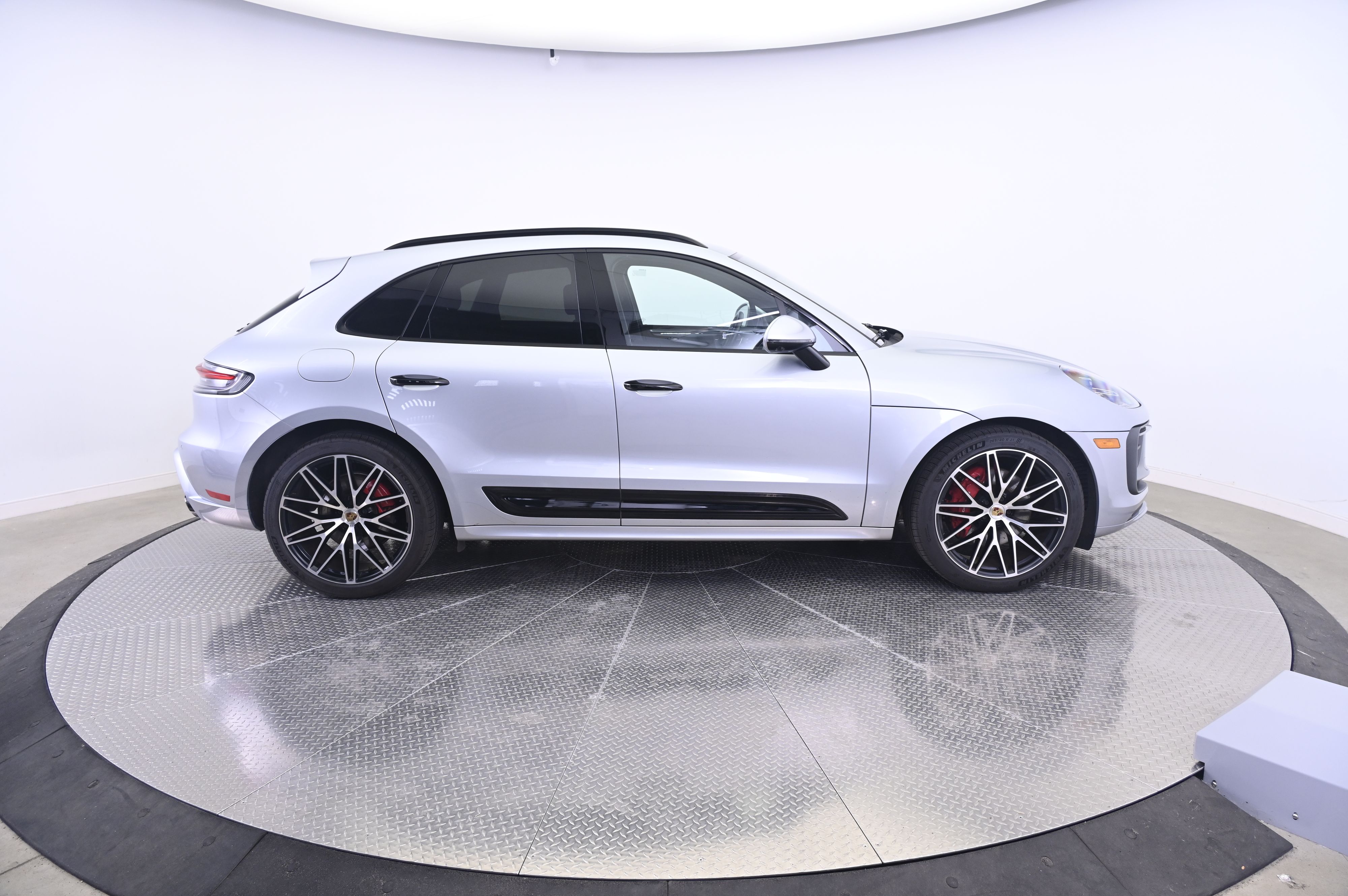 Thumbnail: 2023 Porsche Macan - 8