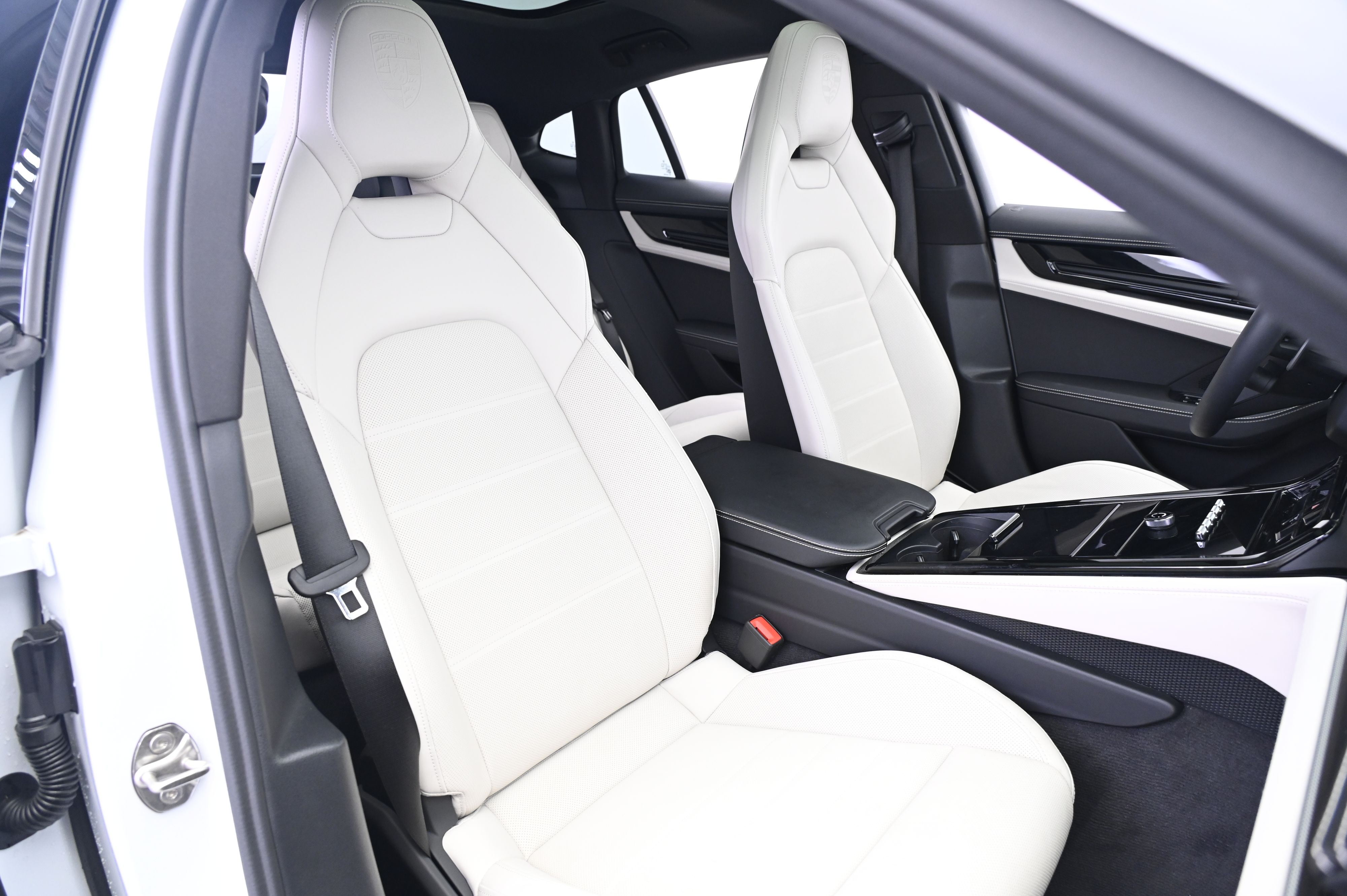 Thumbnail: 2025 Porsche Panamera - 24