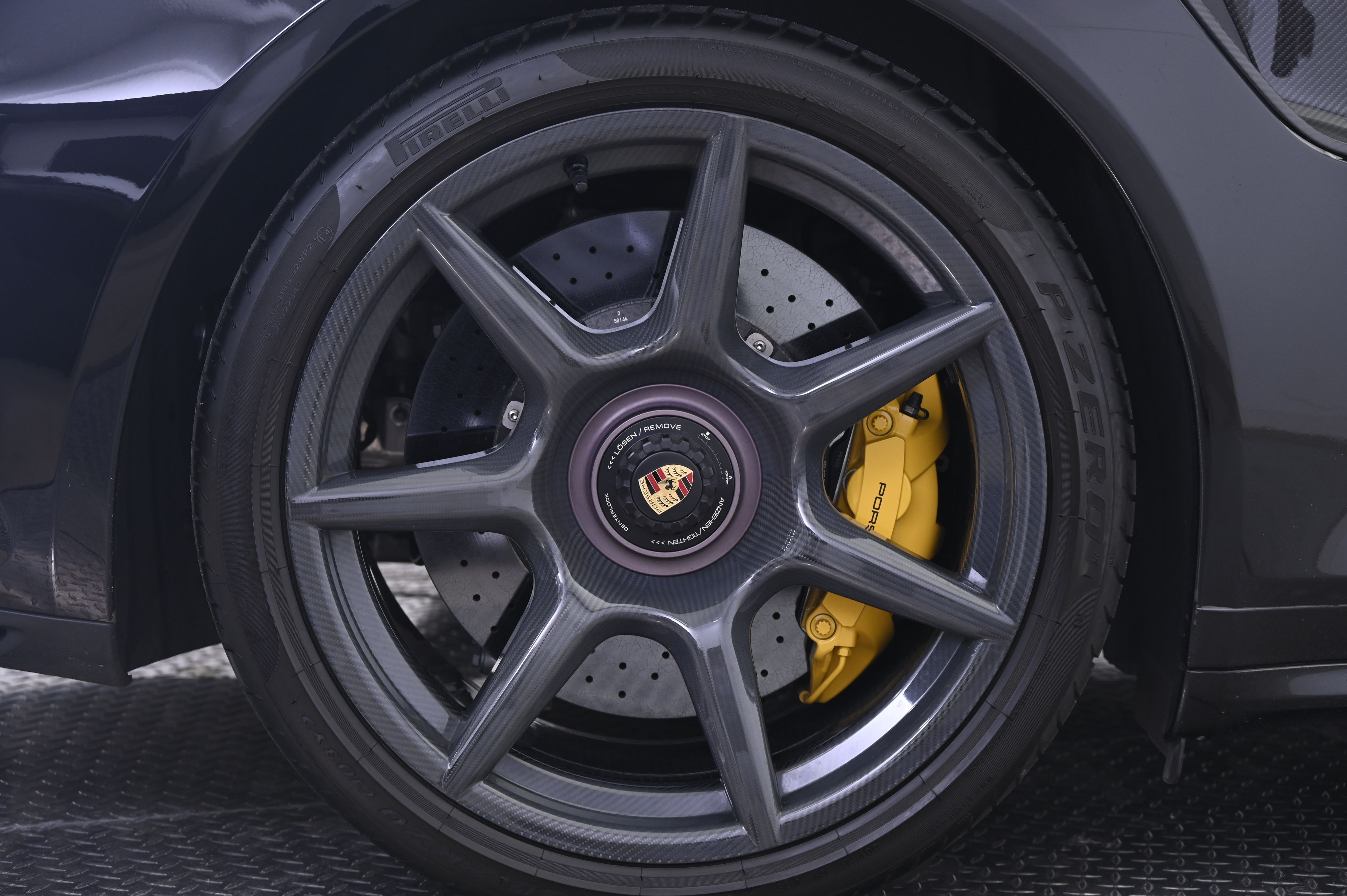 Thumbnail: 2019 Porsche 911 - 13