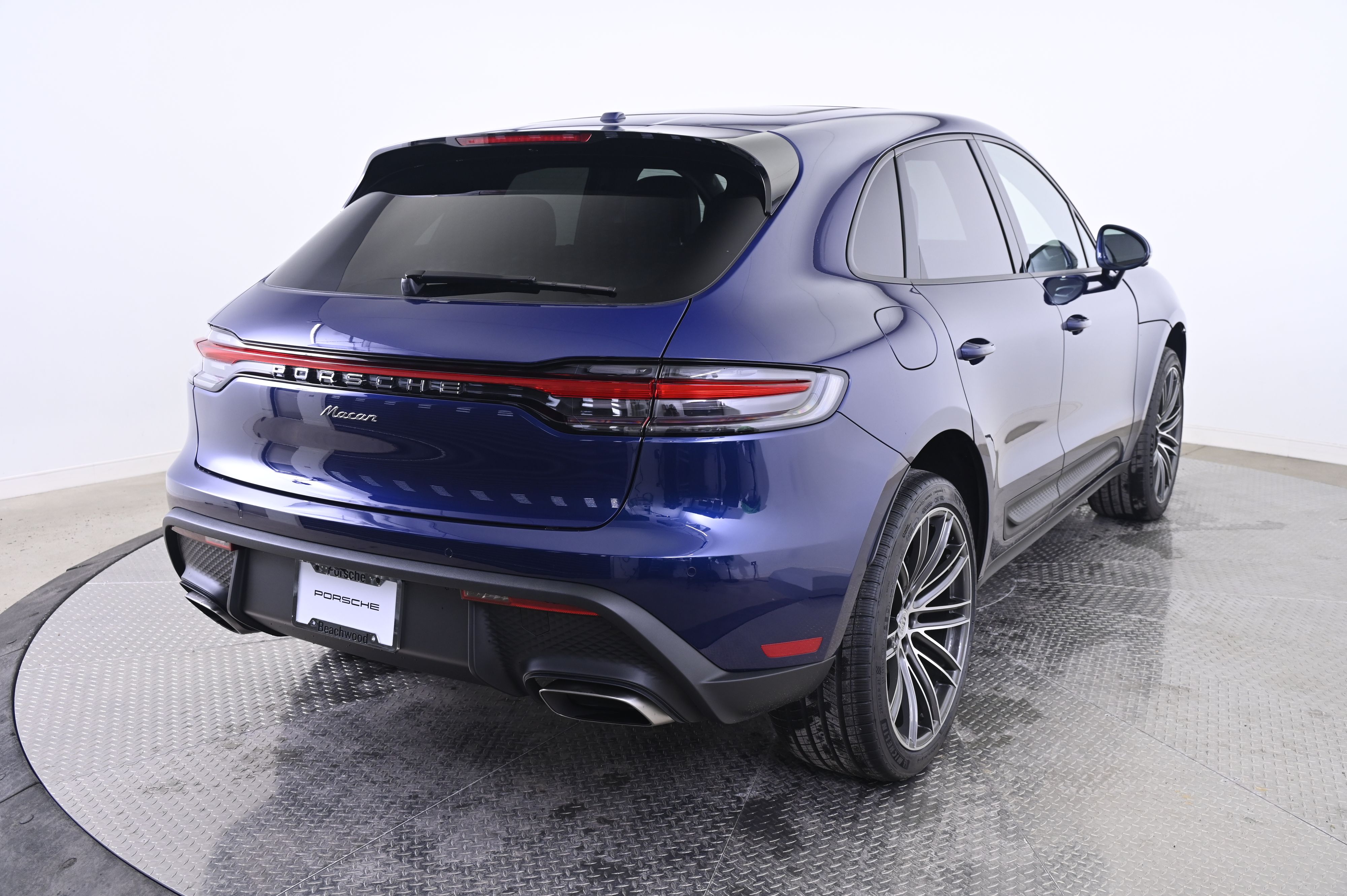 Thumbnail: 2026 Porsche Macan - 7