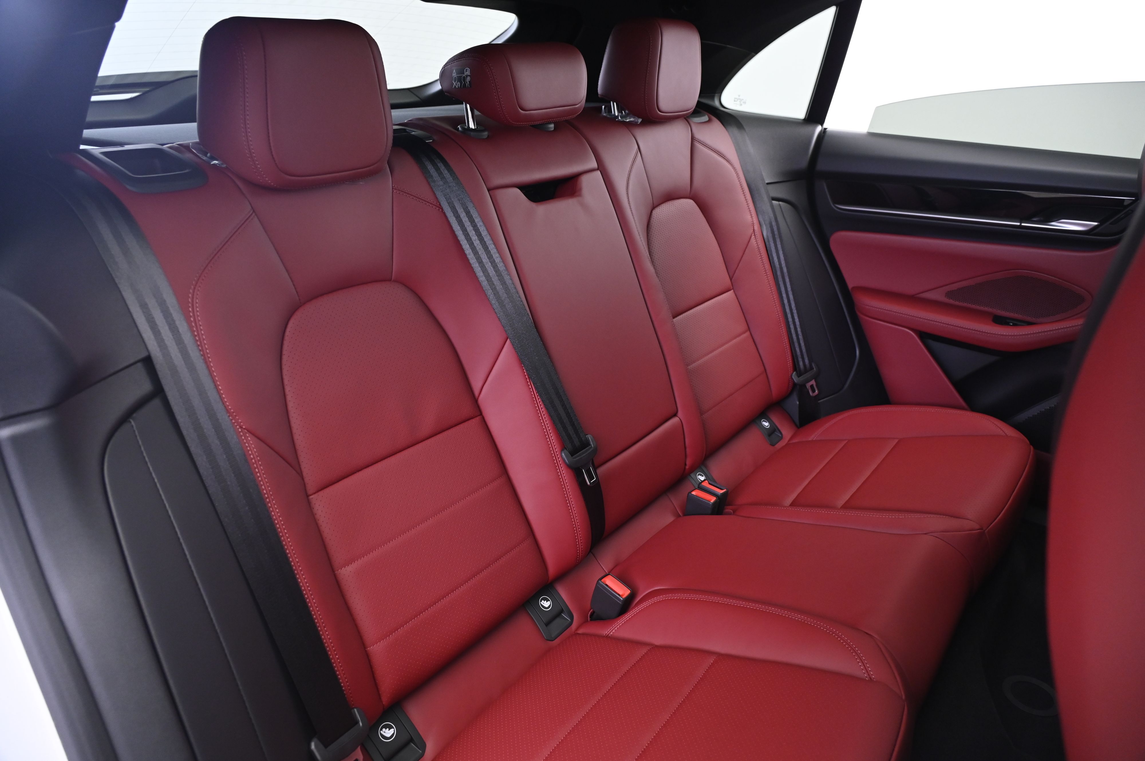 Thumbnail: 2025 Porsche Macan - 20