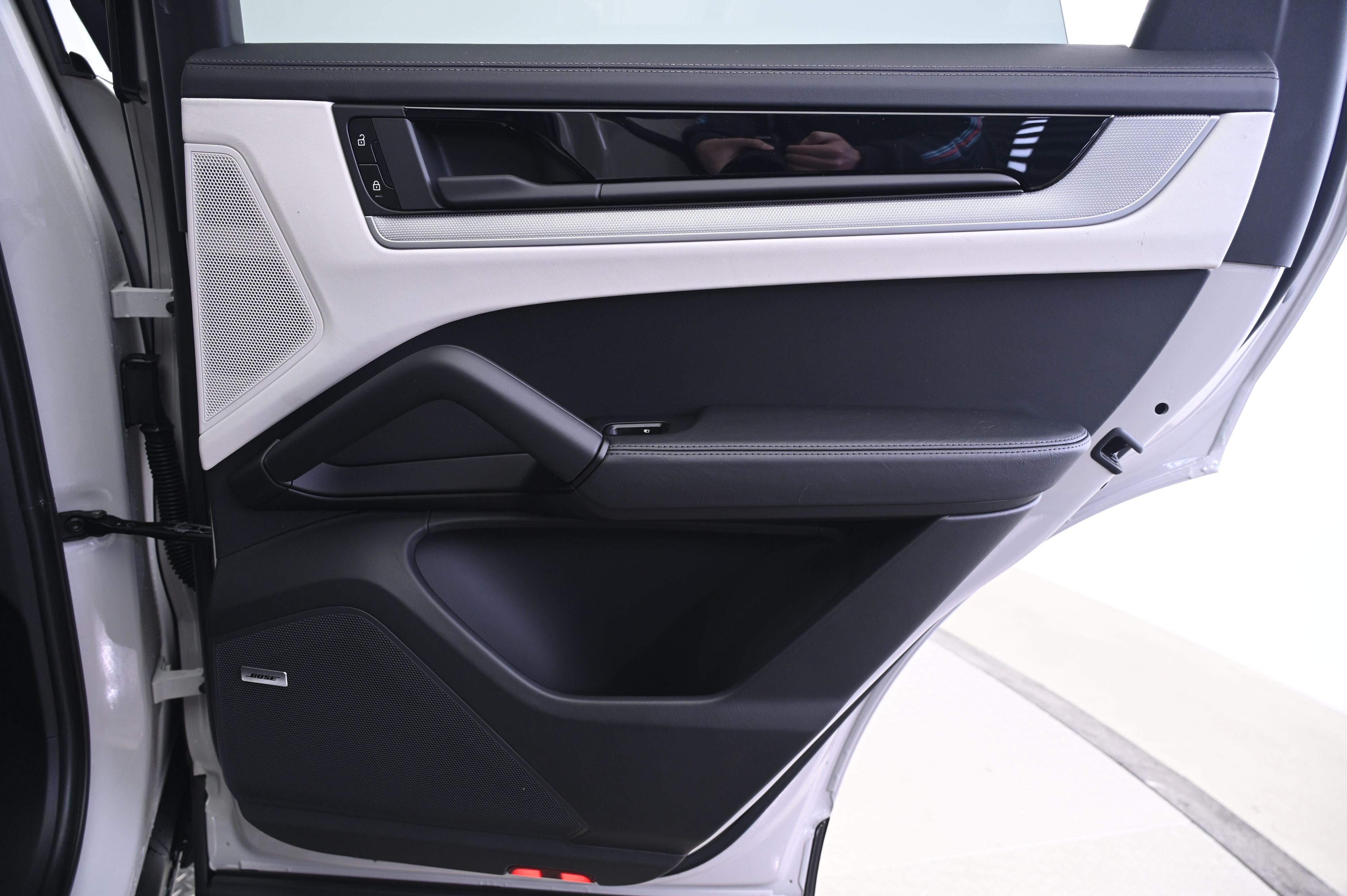 Thumbnail: 2026 Porsche Cayenne - 16