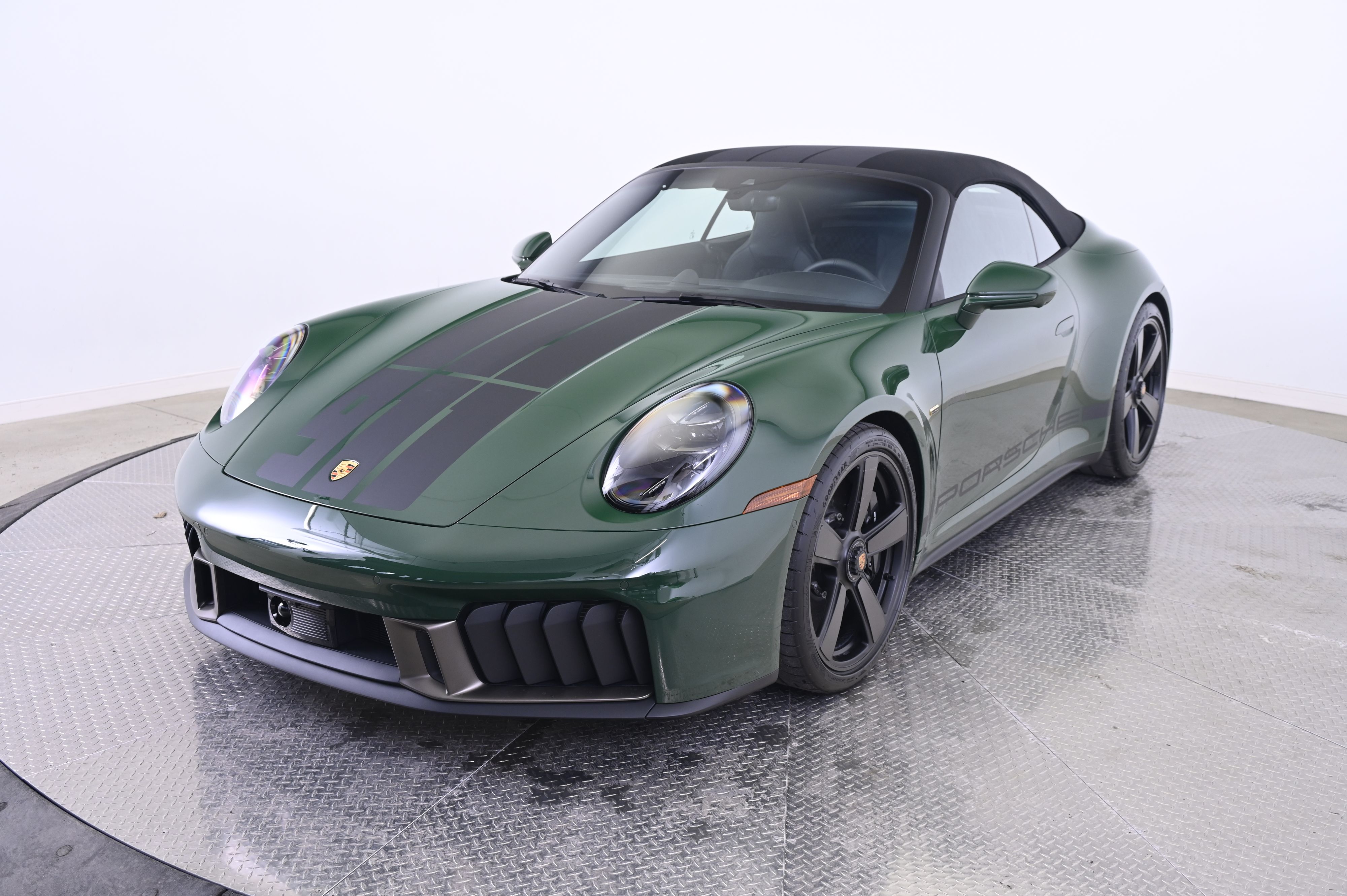 Thumbnail: 2026 Porsche 911 - 11