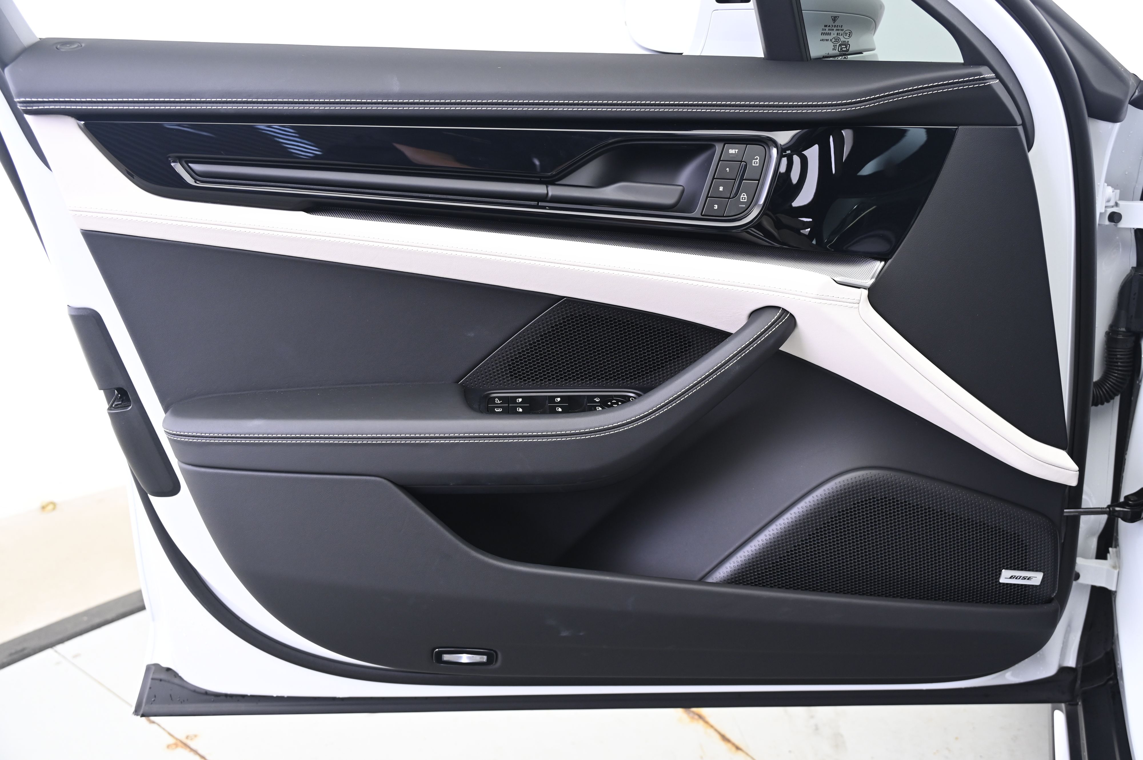 Thumbnail: 2025 Porsche Panamera - 26