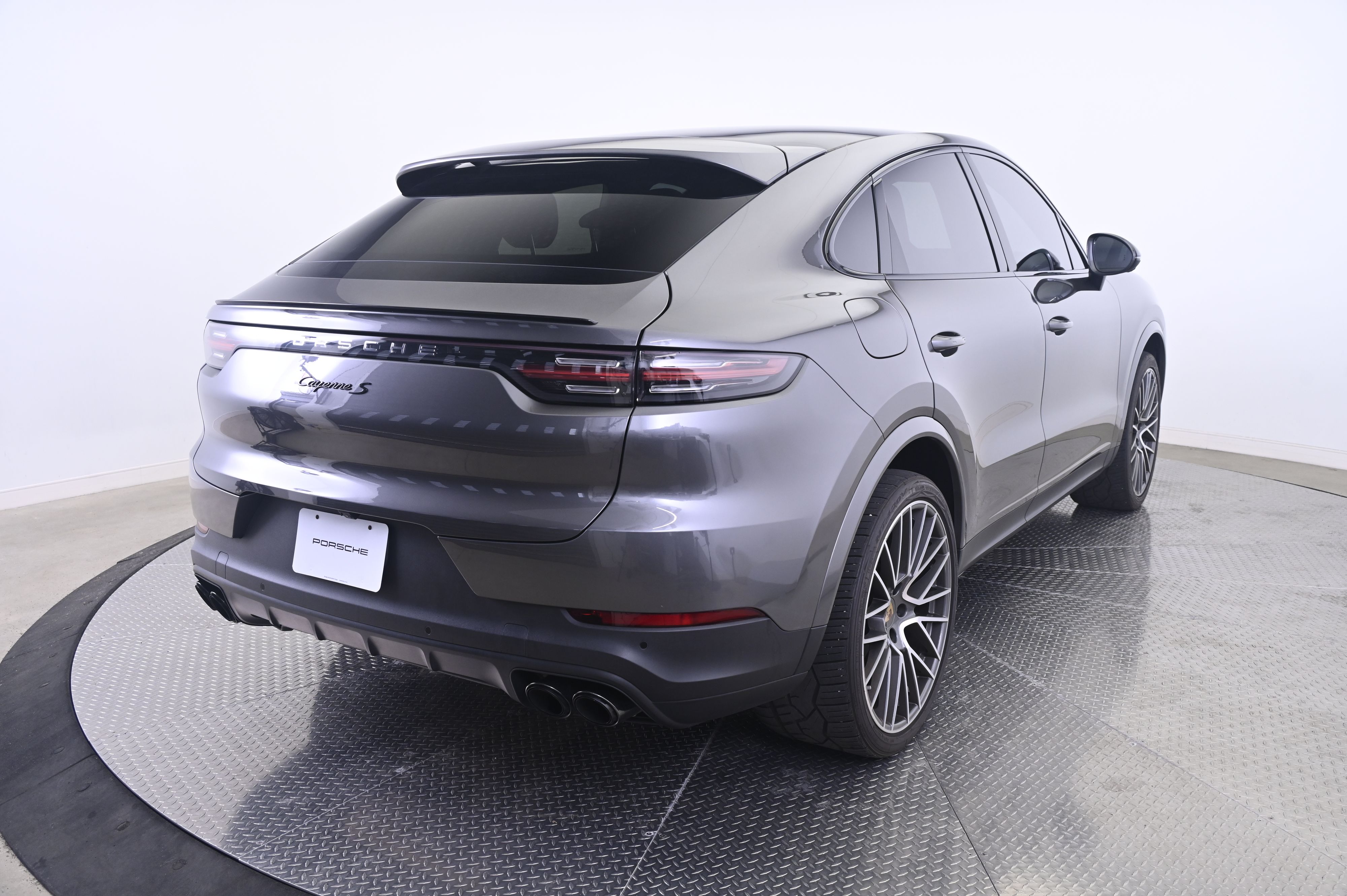 Thumbnail: 2022 Porsche  - 7