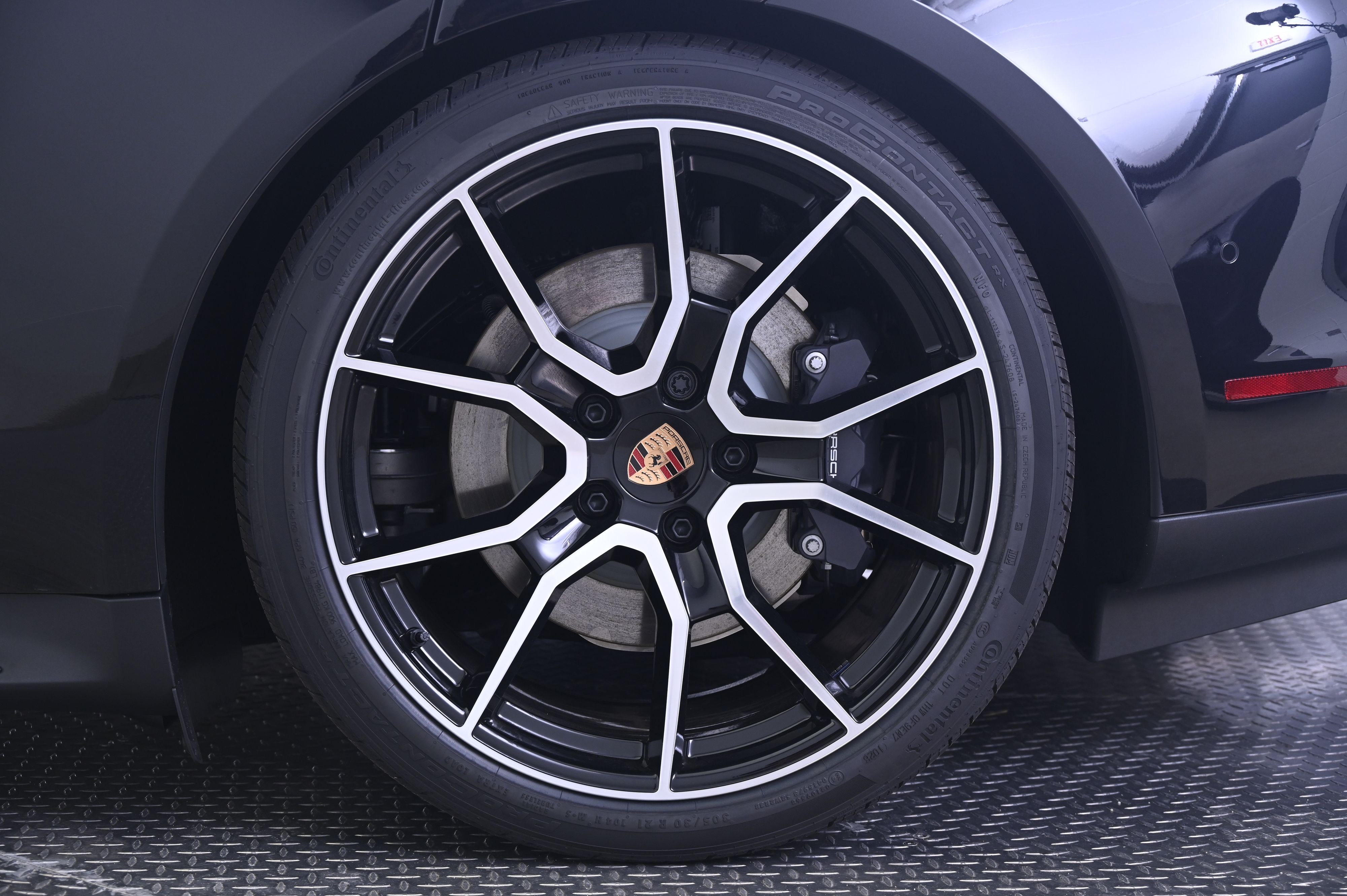 Thumbnail: 2026 Porsche Taycan - 12