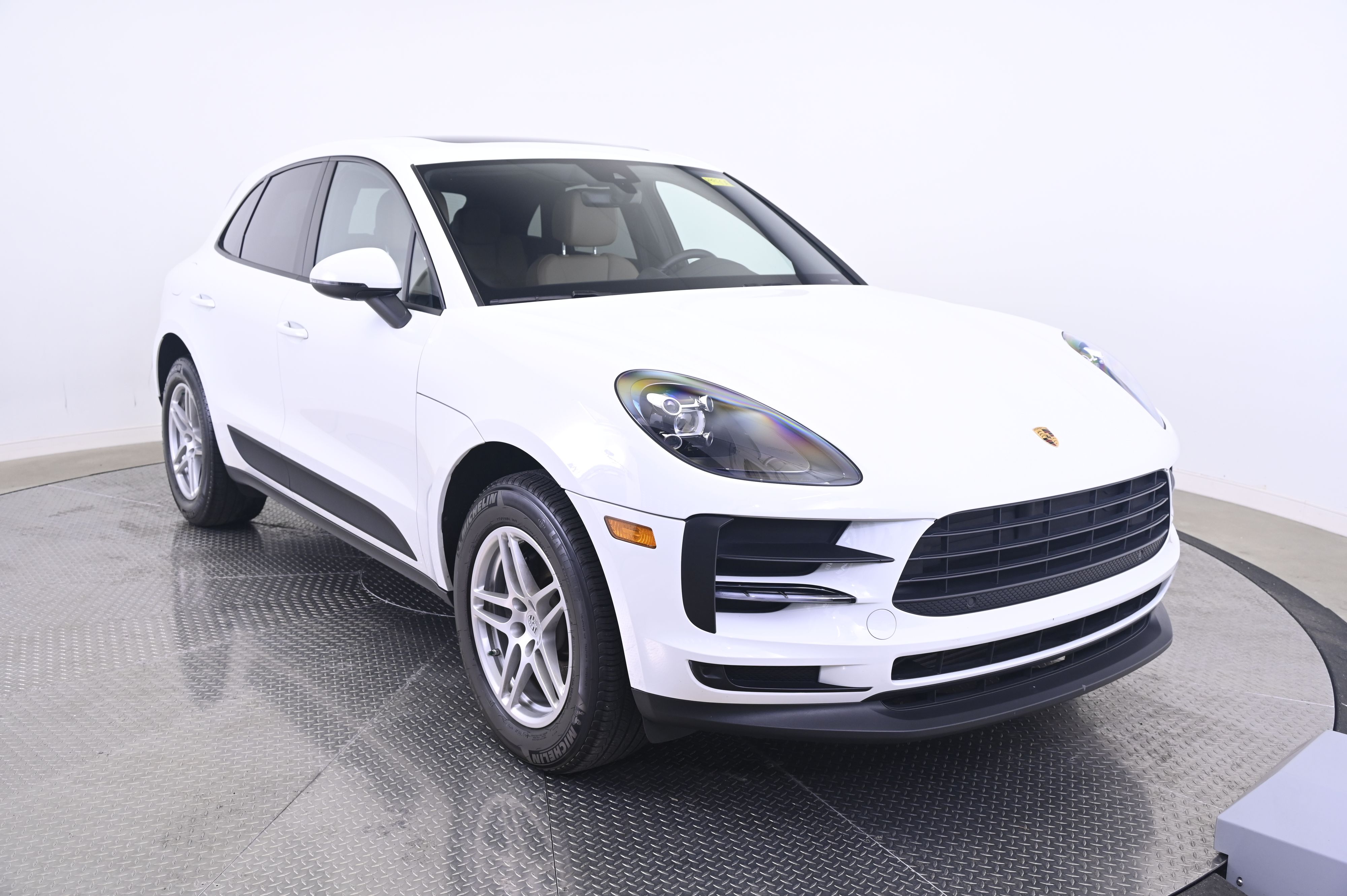 Thumbnail: 2019 Porsche Macan - 9