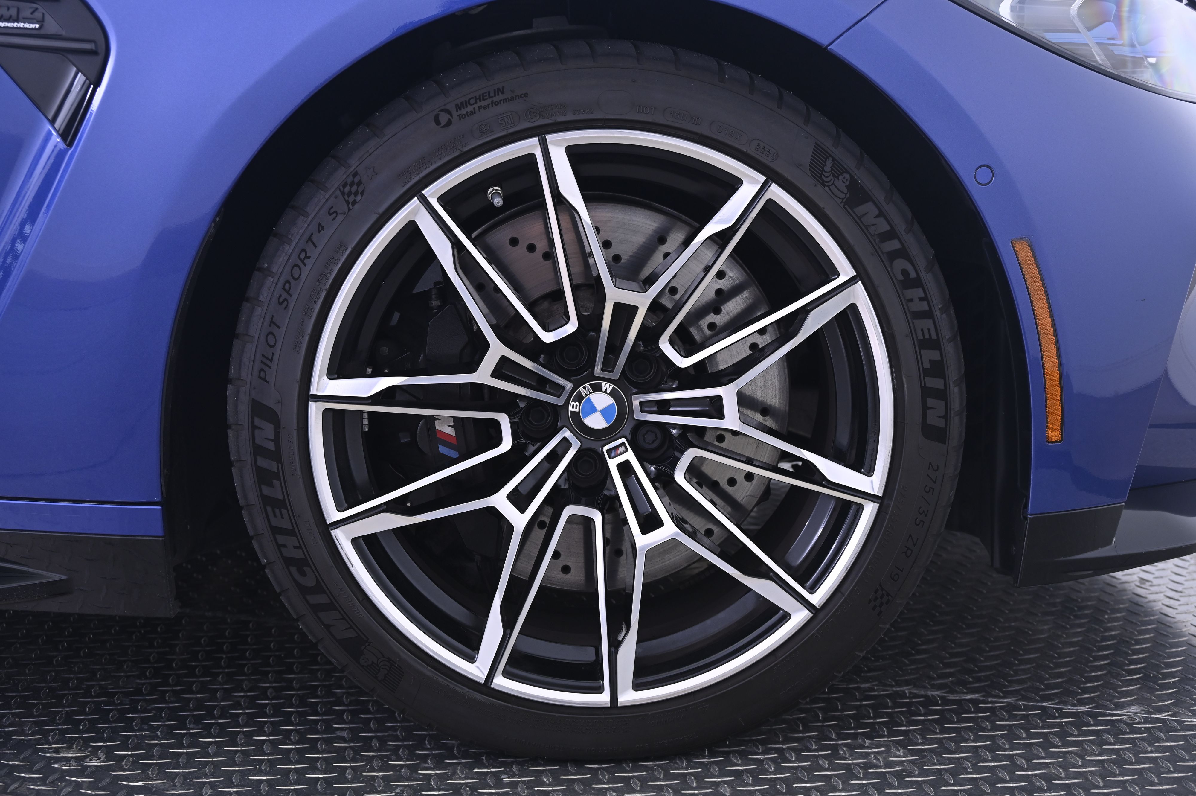Thumbnail: 2024 BMW M4 - 17
