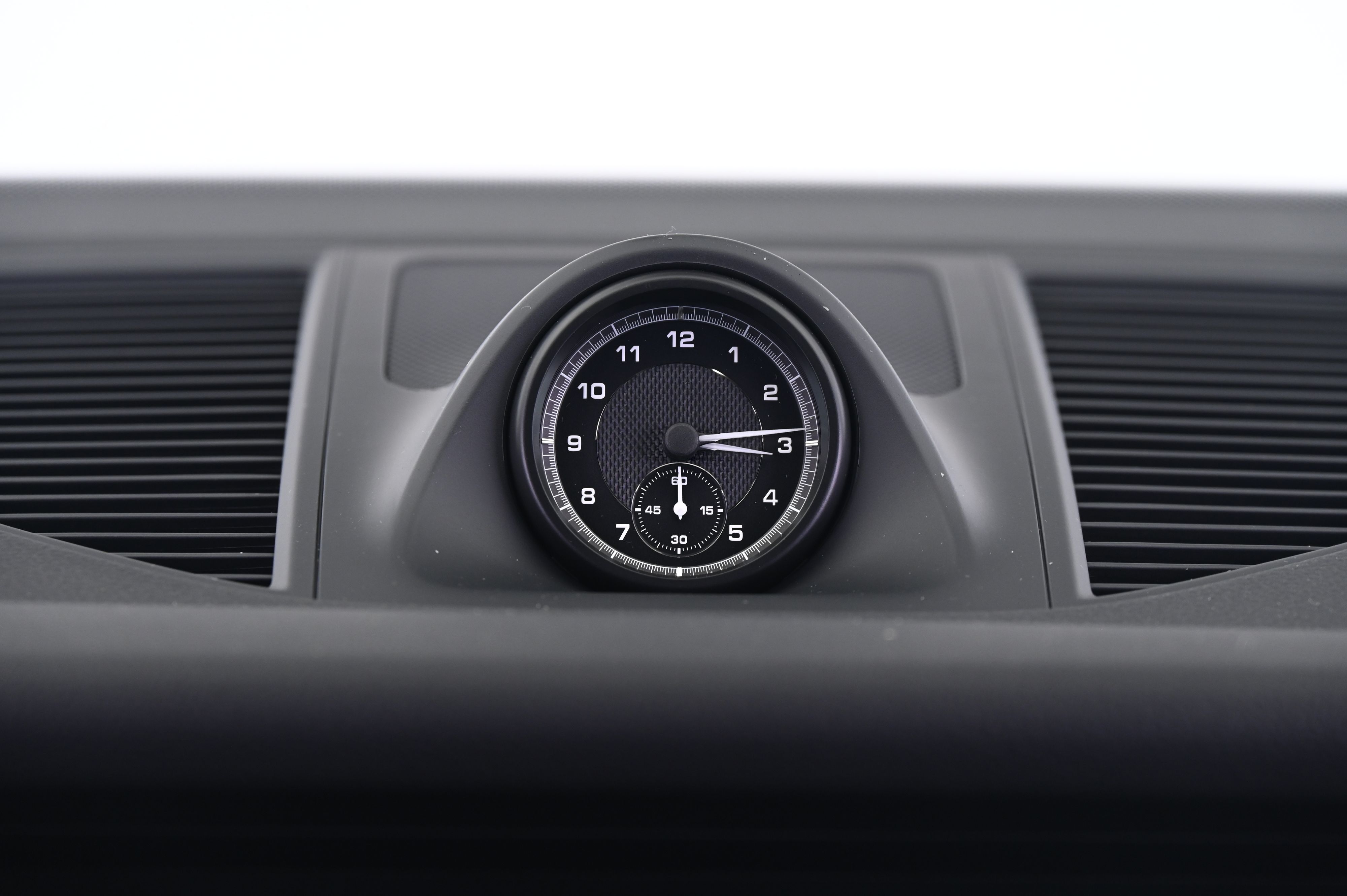 Thumbnail: 2026 Porsche Macan - 32