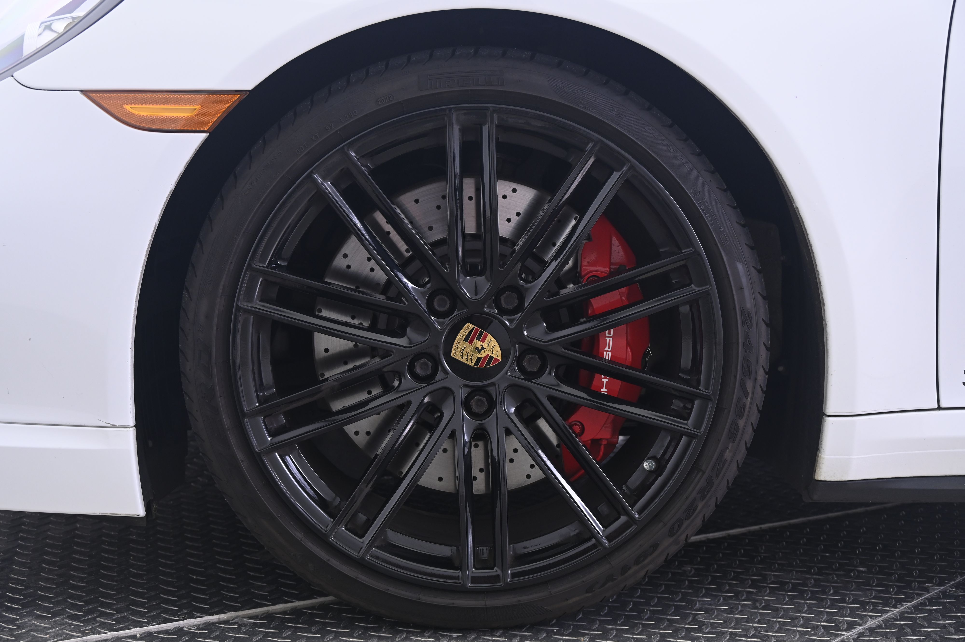 Thumbnail: 2017 Porsche 911 - 11