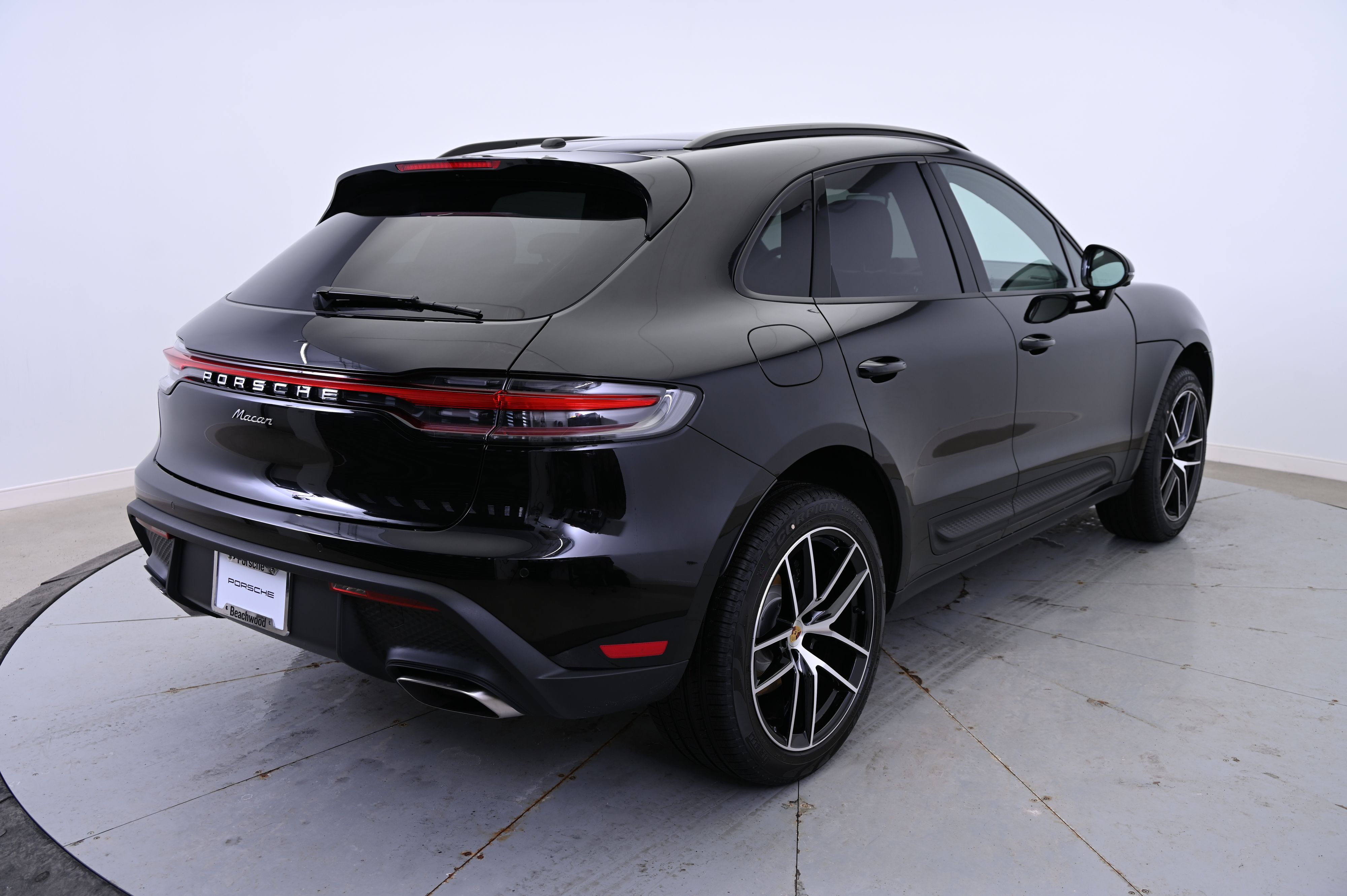 Thumbnail: 2025 Porsche Macan - 7