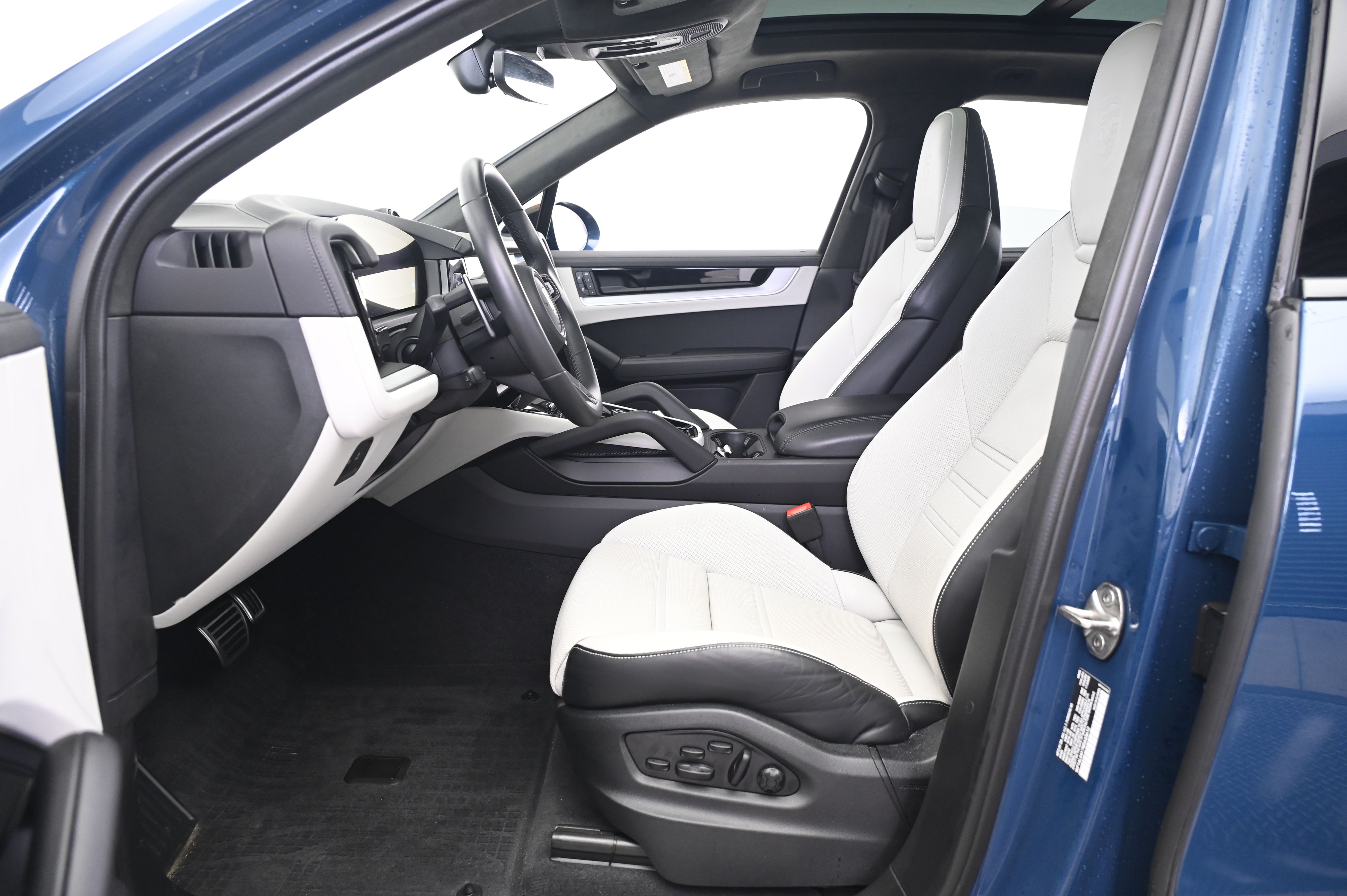 Thumbnail: 2024 Porsche Cayenne - 29