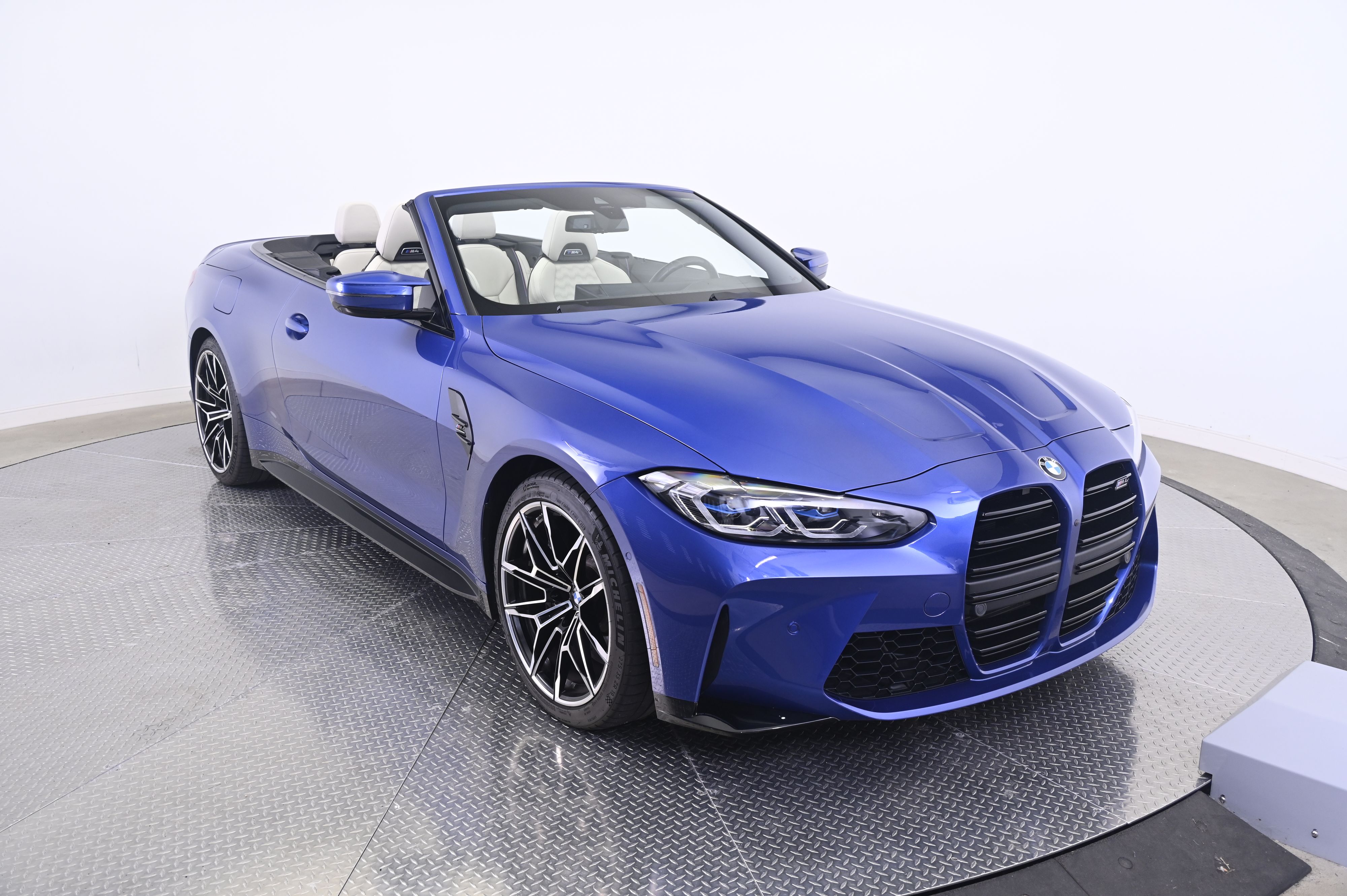 Thumbnail: 2024 BMW M4 - 9