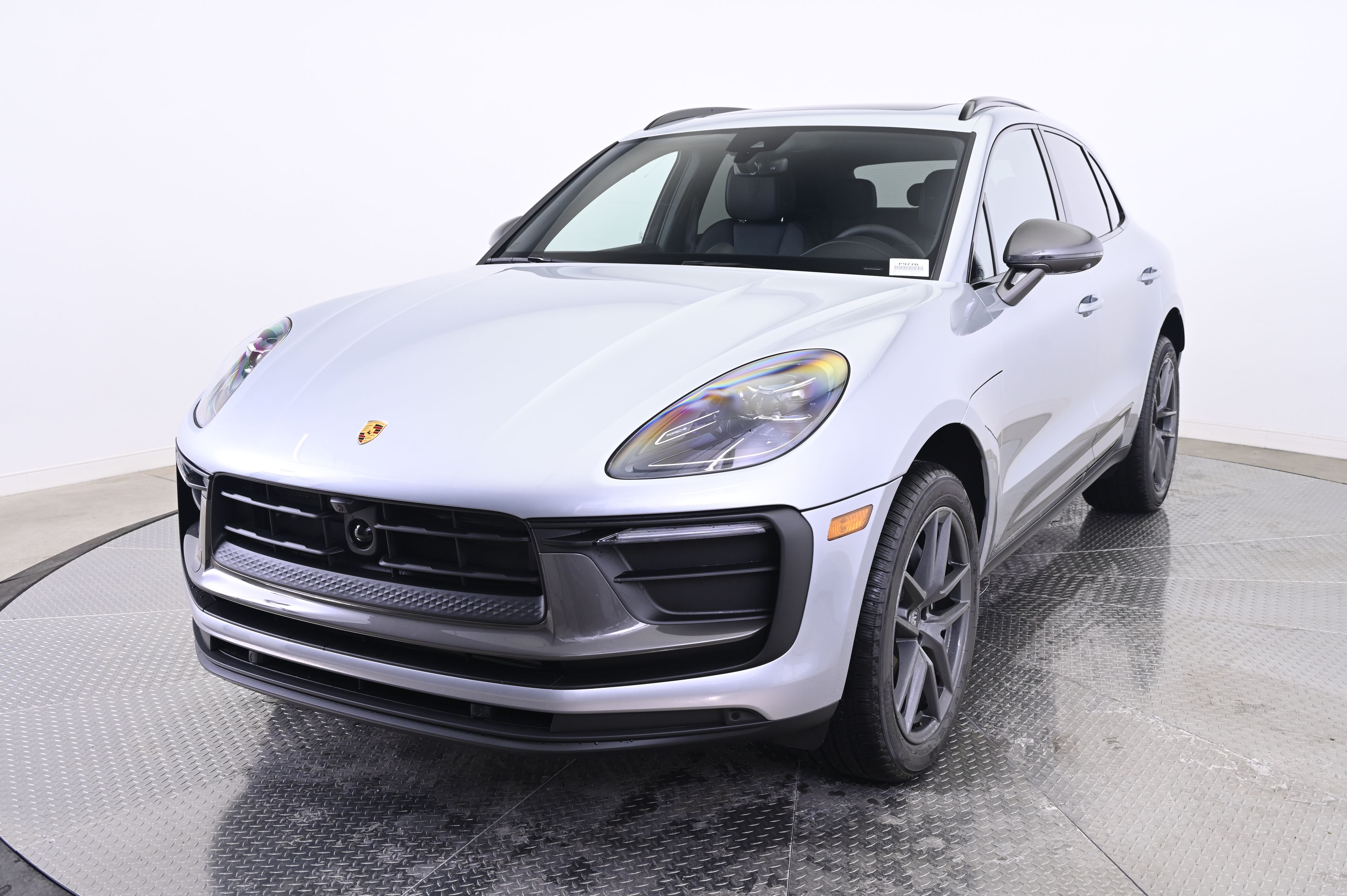 Thumbnail: 2026 Porsche Macan - 1