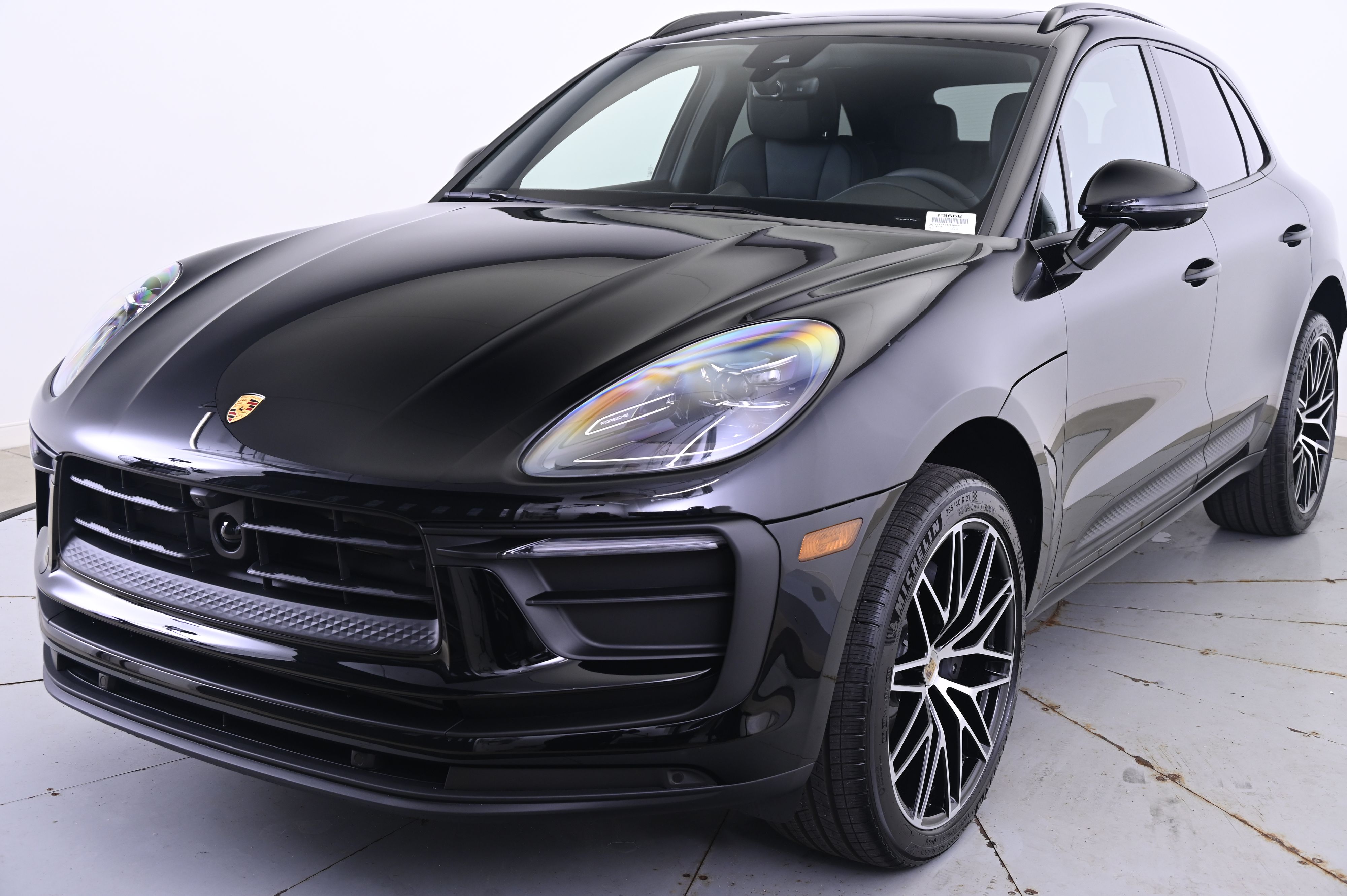 Thumbnail: 2026 Porsche Macan - 1