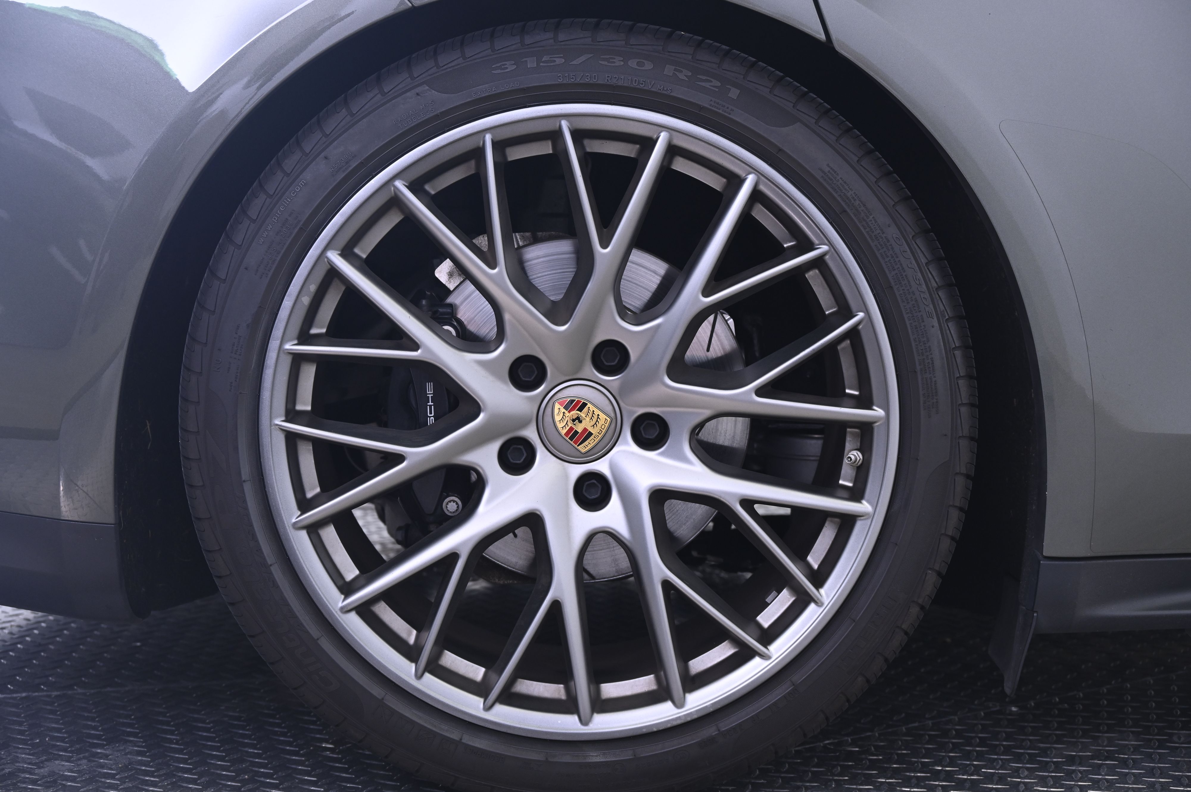 Thumbnail: 2023 Porsche Panamera - 13