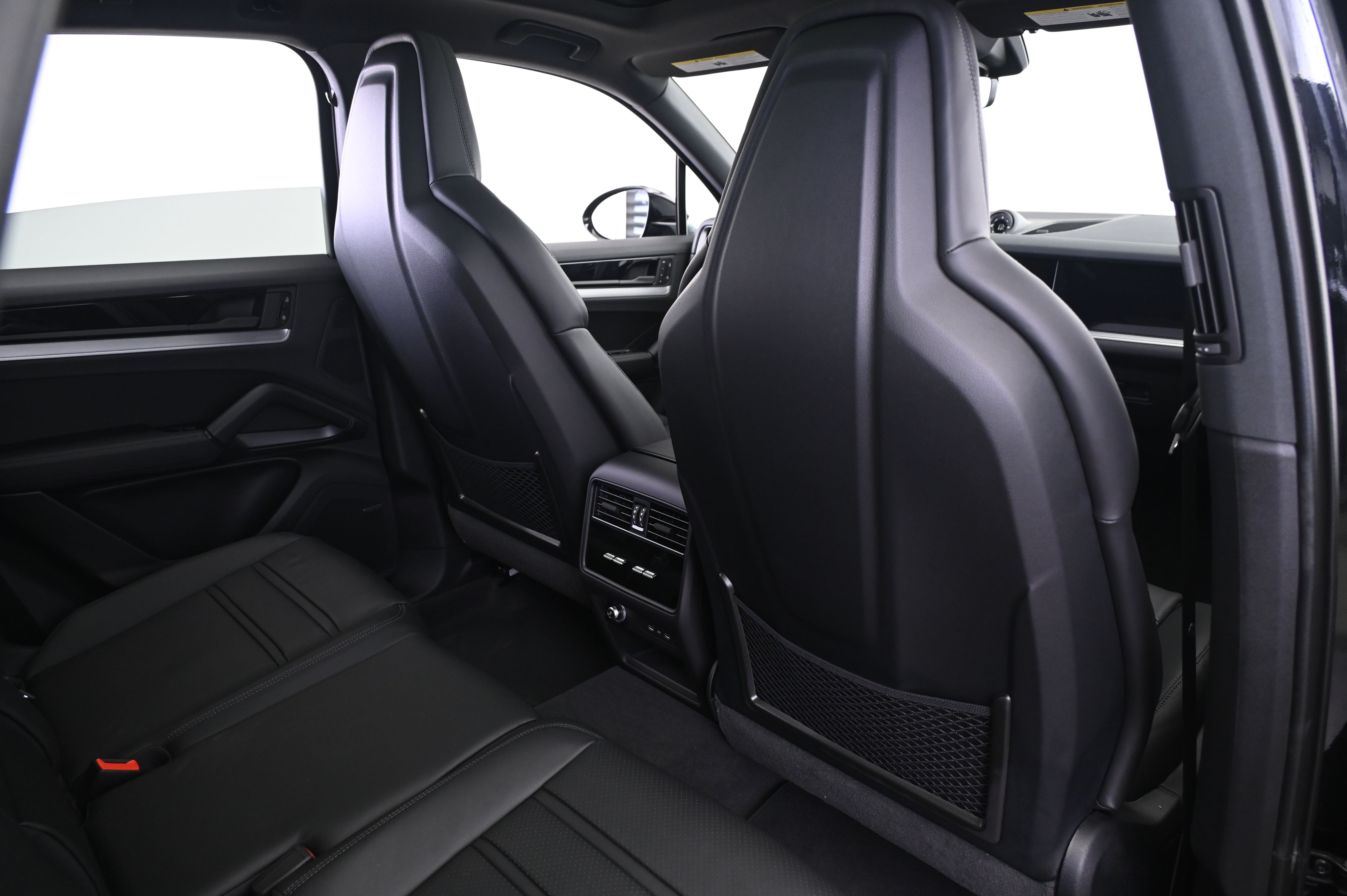 Thumbnail: 2026 Porsche Cayenne - 17