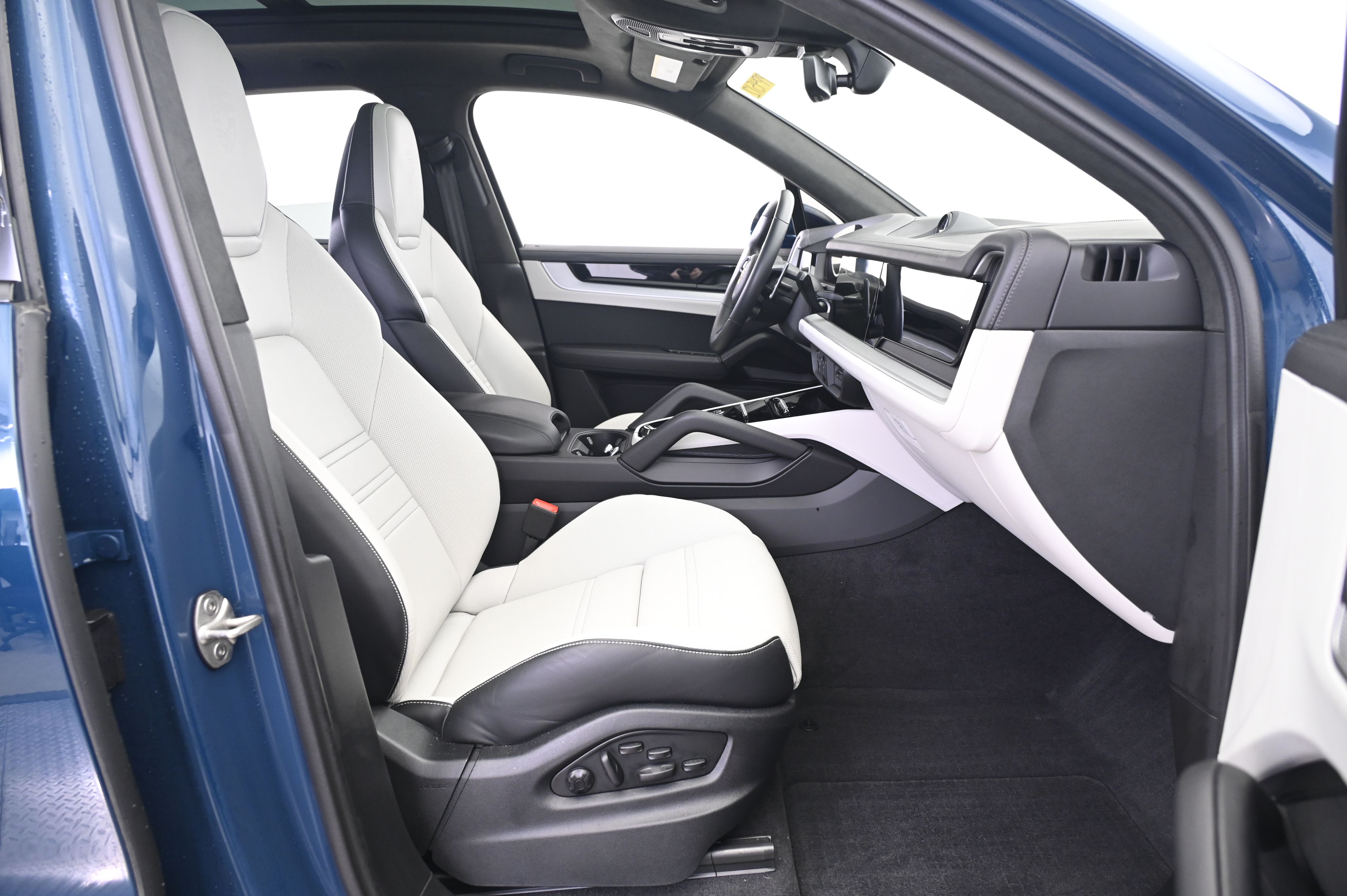 Thumbnail: 2024 Porsche Cayenne - 23