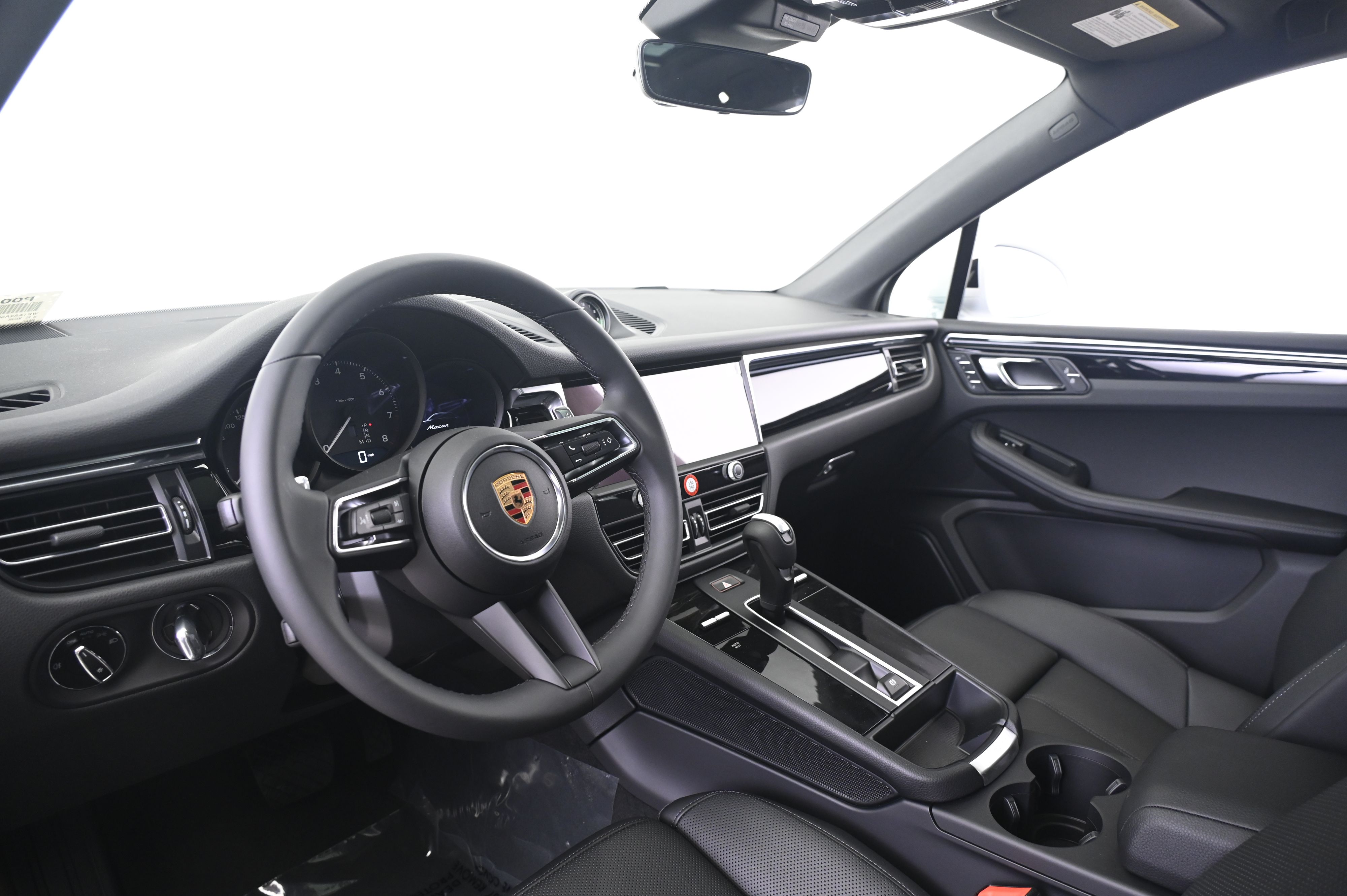 Thumbnail: 2026 Porsche Macan - 28