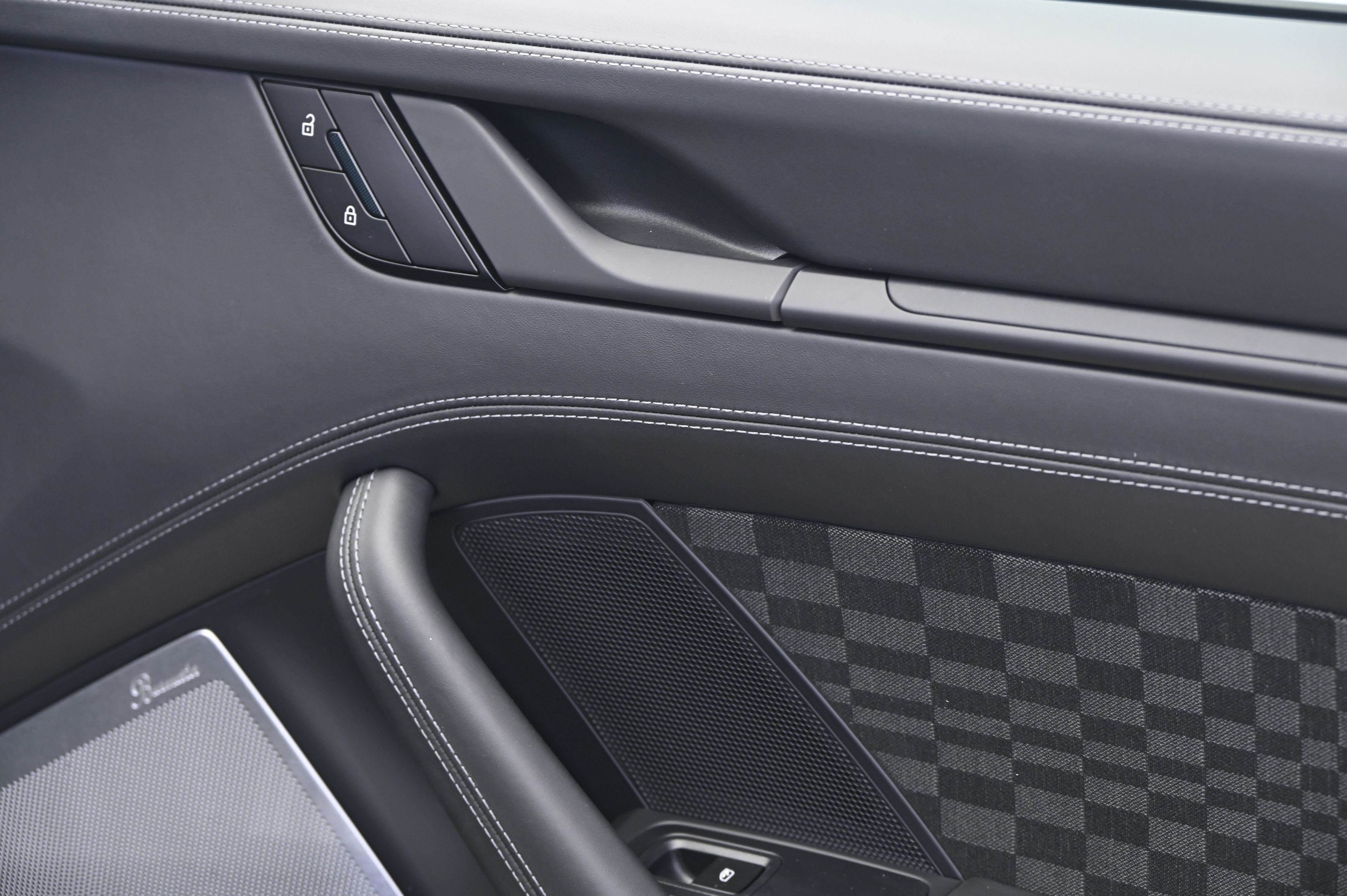 Thumbnail: 2026 Porsche 911 - 23