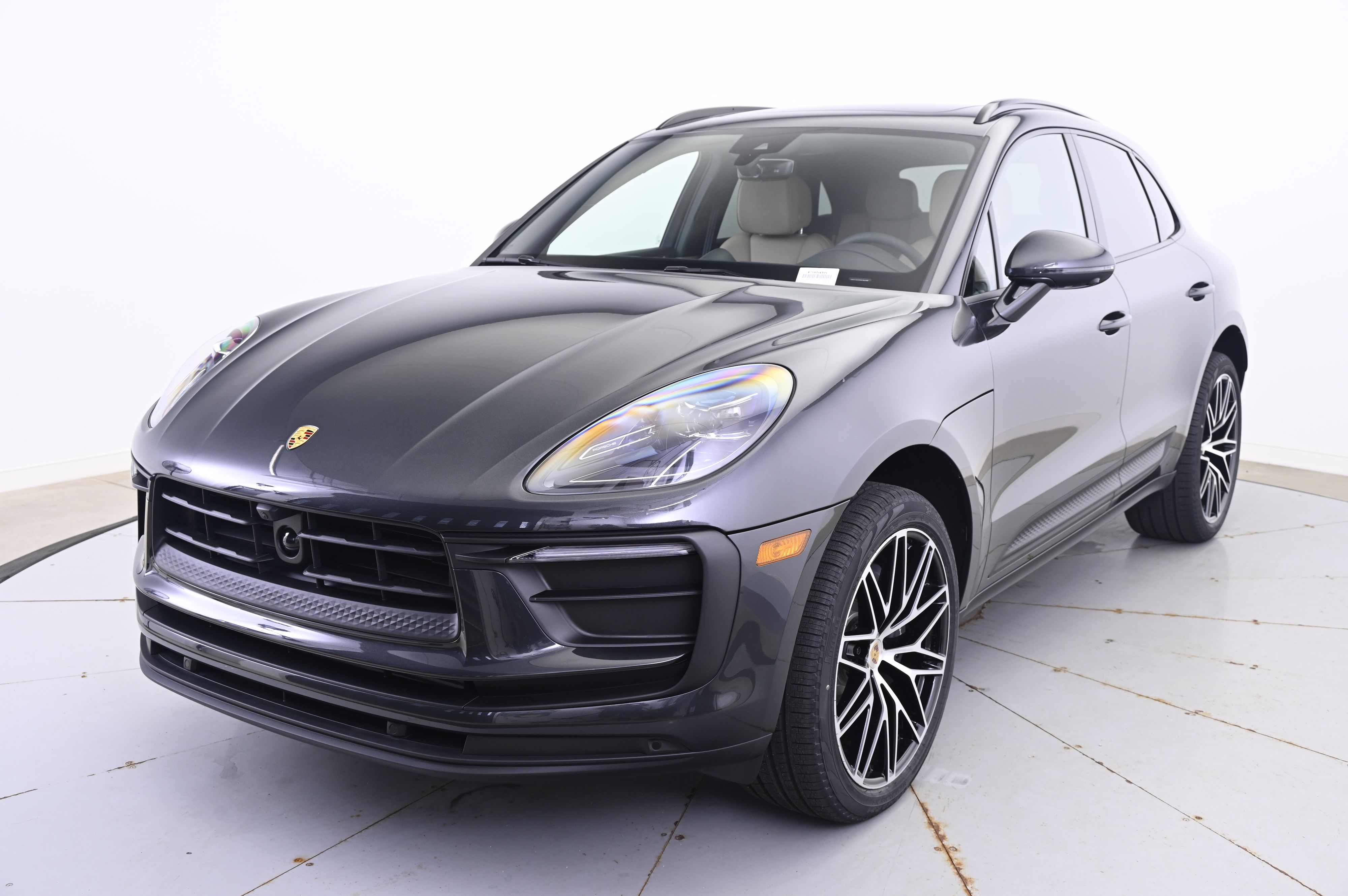 Thumbnail: 2025 Porsche Macan - 1