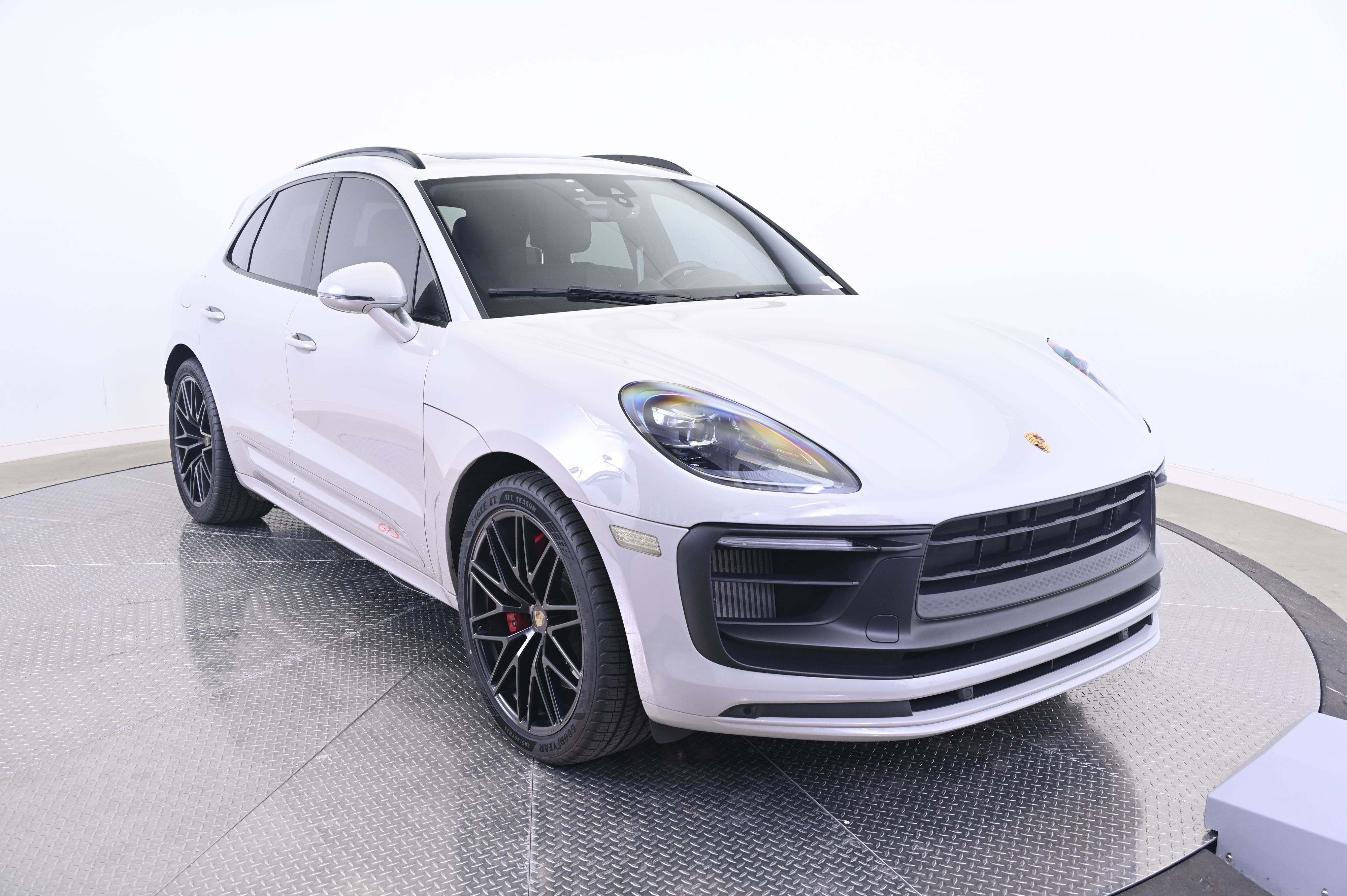 Thumbnail: 2022 Porsche Macan - 9