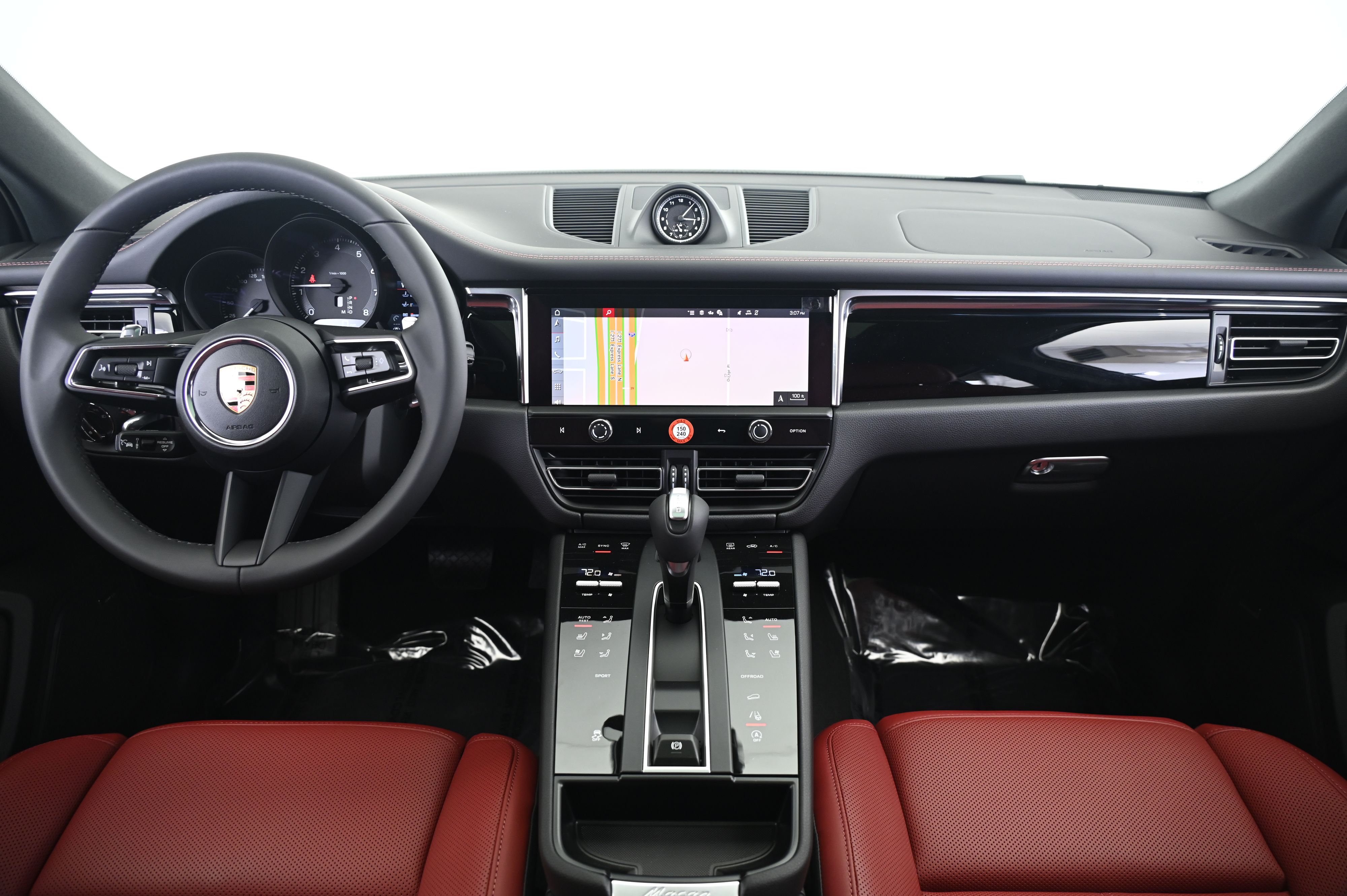 Thumbnail: 2026 Porsche Macan - 31