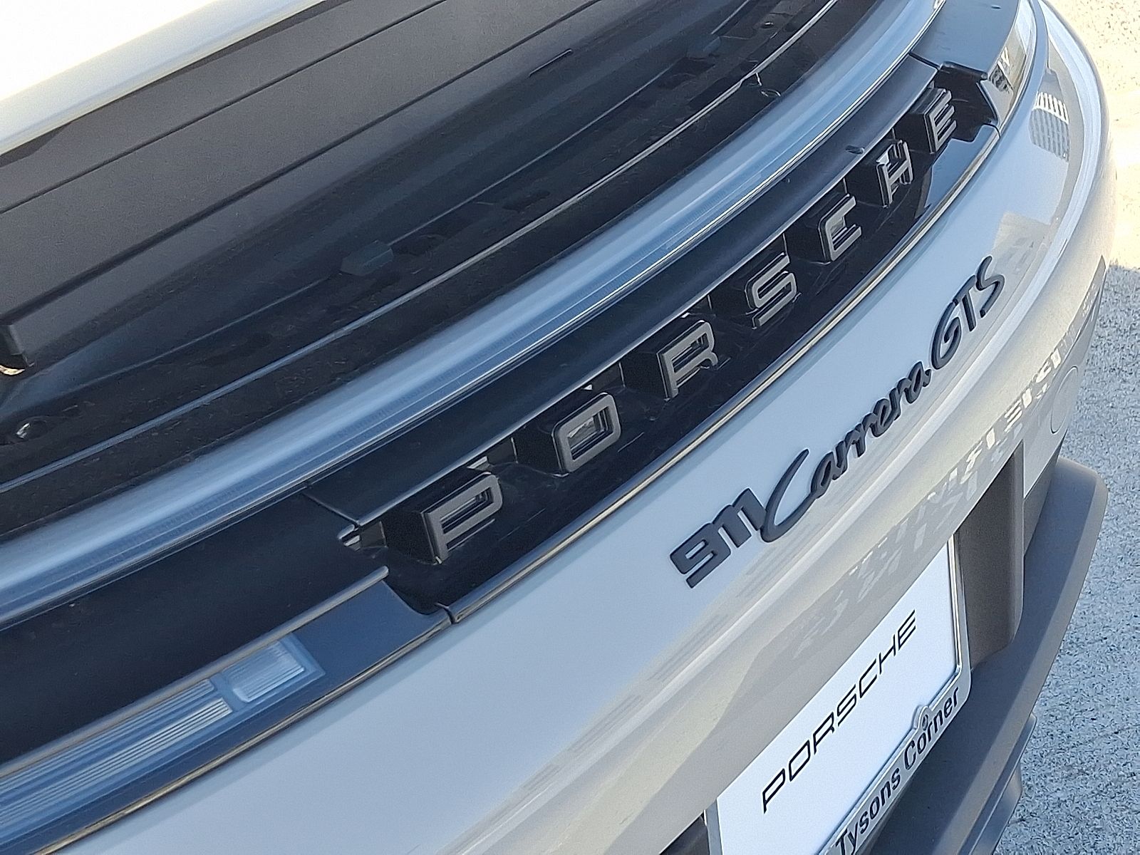 Thumbnail: 2026 Porsche 911 - 30